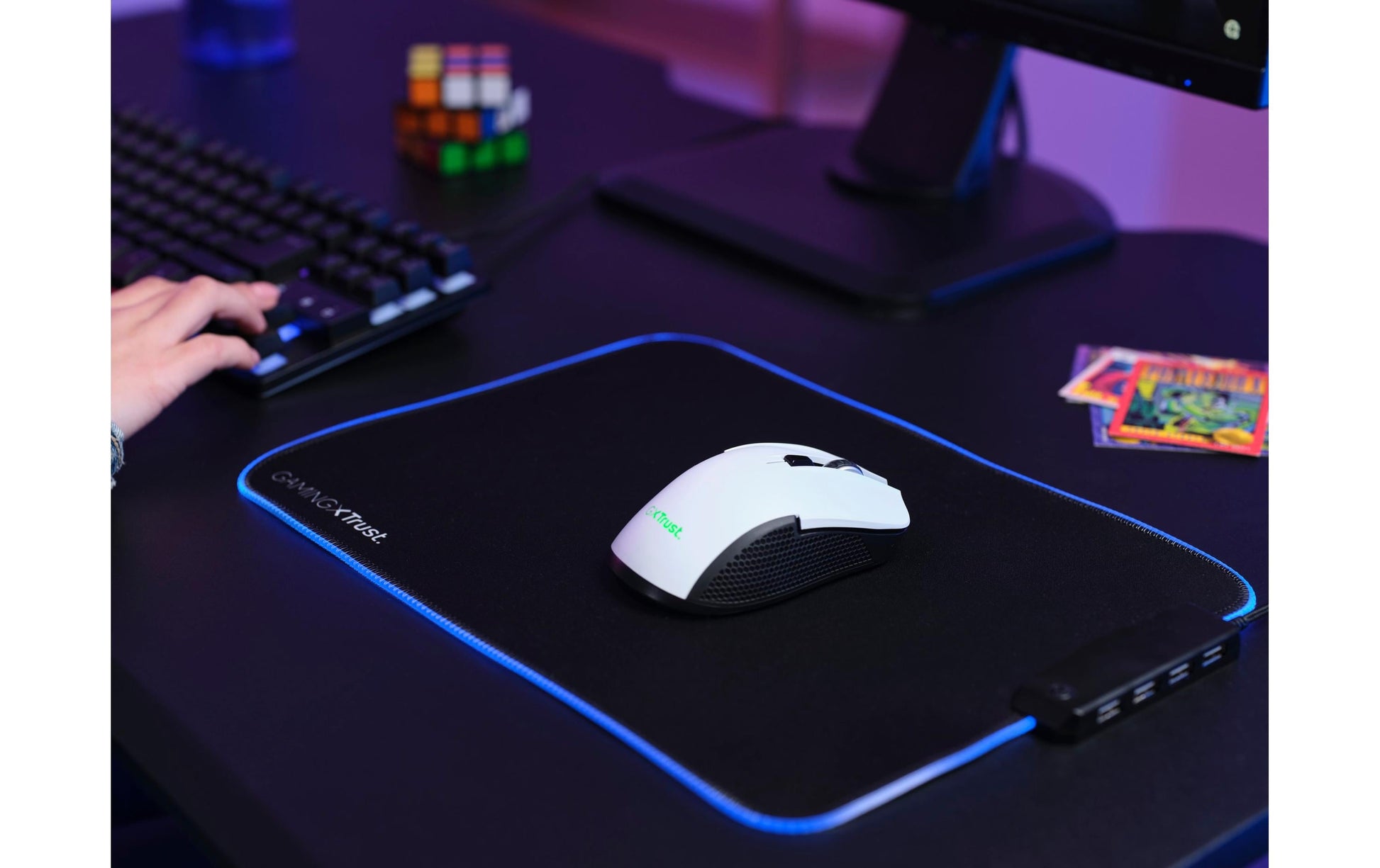 Trust GXT 923W YBAR – Gaming-Maus – Kabellos (2,4 GHz), 7200 DPI, RGB-Beleuchtung, rechts, Weiss