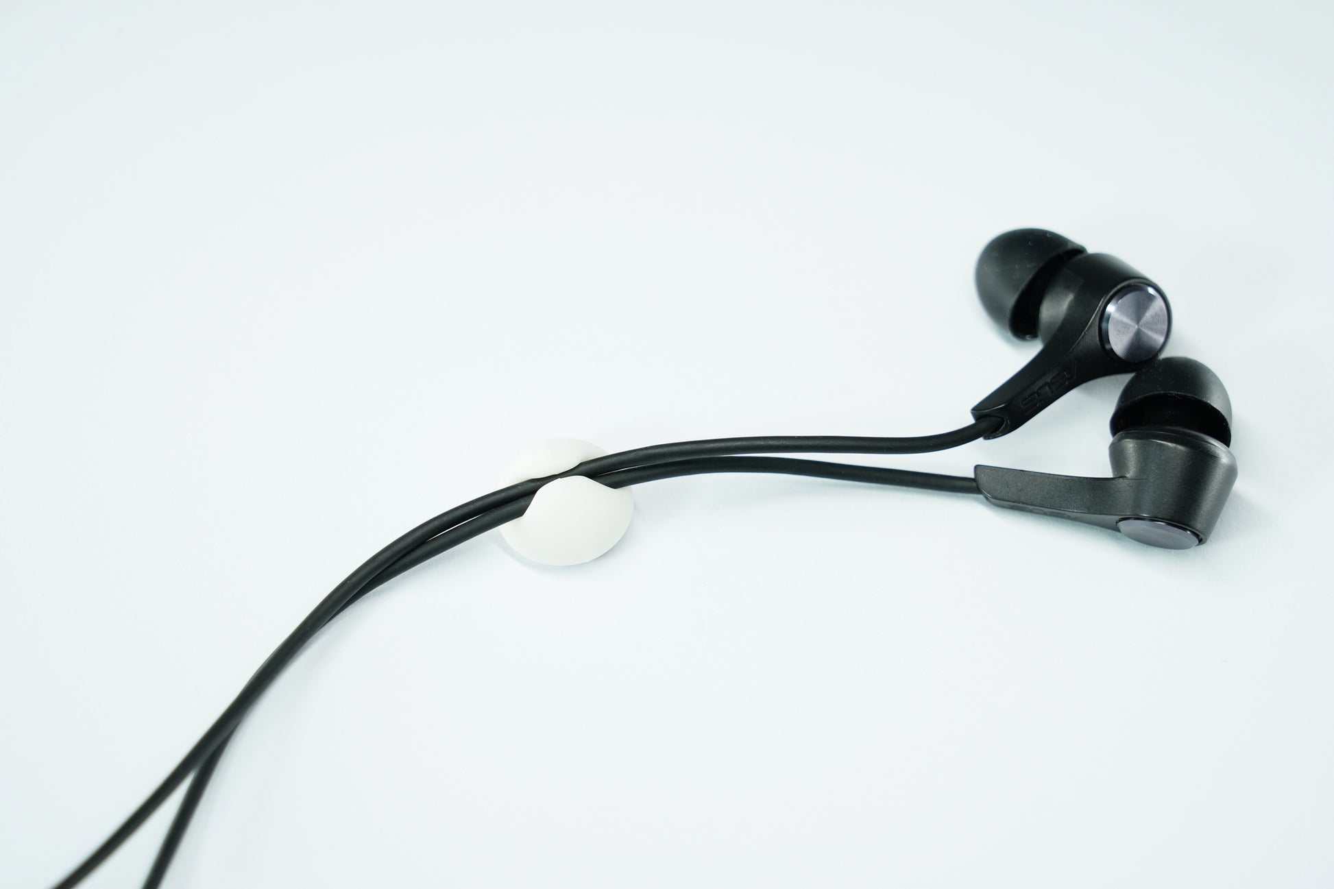 M. Schönenberger Kabelhalter, Ø 15 mm × 10 mm, Befestigungslöcher, 10er-Pack – Weiss