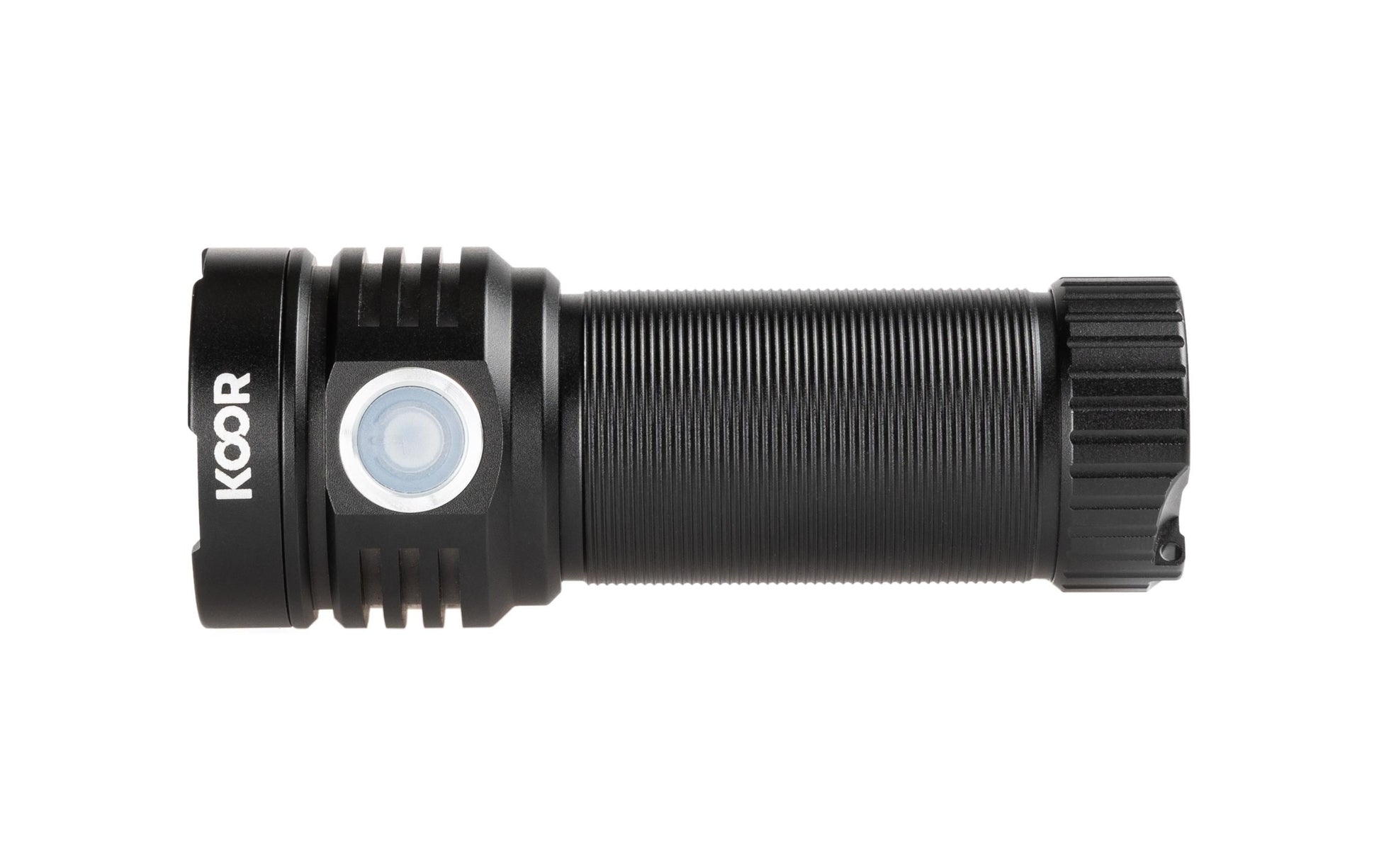 KOOR Taschenlampe F01240 – 3300 lm, 220 m, USB, 3700 mAh, 3-Stufen – Schwarz