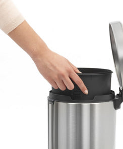 Brabantia NewIcon Treteimer – 5 l – Edelstahl, rund – Anti-Fingerprint, Anti-Rutsch-Basis