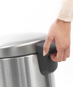 Brabantia NewIcon Treteimer – 12 l – Edelstahl, rund – Anti-Fingerprint, Anti-Rutsch