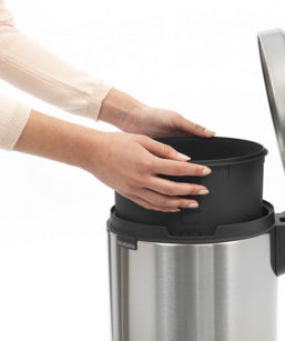 Brabantia NewIcon Treteimer – 12 l – Edelstahl, rund – Anti-Fingerprint, Anti-Rutsch