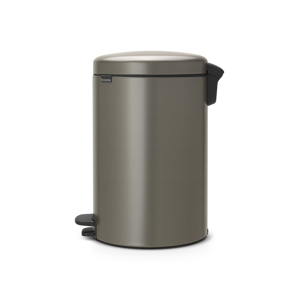 Brabantia NewIcon Treteimer – 20 l – Edelstahl – B × H × T 290 × 467 × 380 mm