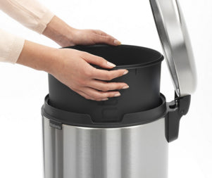 Brabantia NewIcon Treteimer – 30 l – Edelstahl, rund – Anti-Fingerprint, Anti-Rutsch-Basis