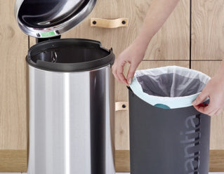 Brabantia NewIcon Treteimer – 30 l – Edelstahl, rund – Anti-Fingerprint, Anti-Rutsch-Basis