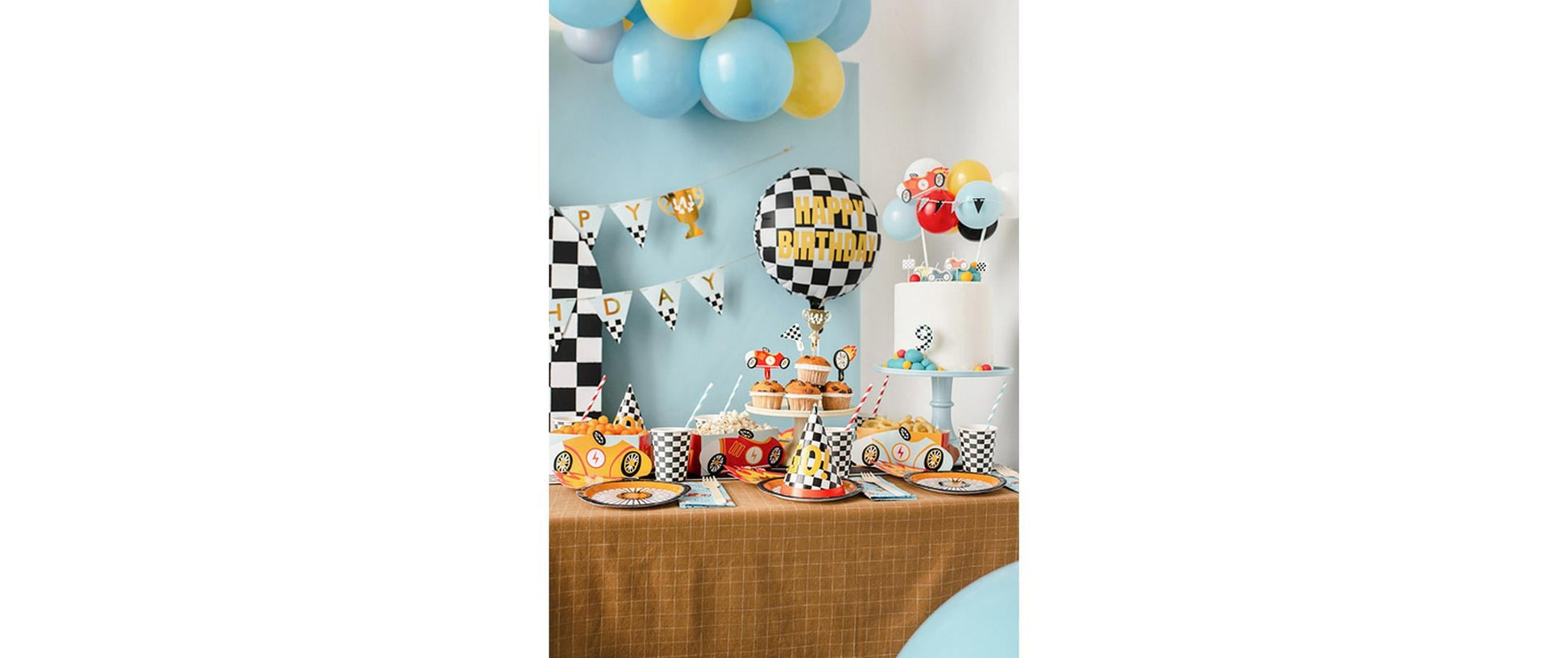 PartyDeco Papierteller – 26,5 × 18 cm, Rennauto-Motiv – 6 Stk.