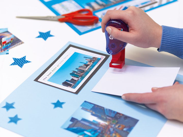 TESA Klebestempel – permanent, transparent, lösungsmittelfrei, geruchsarm, für Papier, Karton, Fotos und mehr