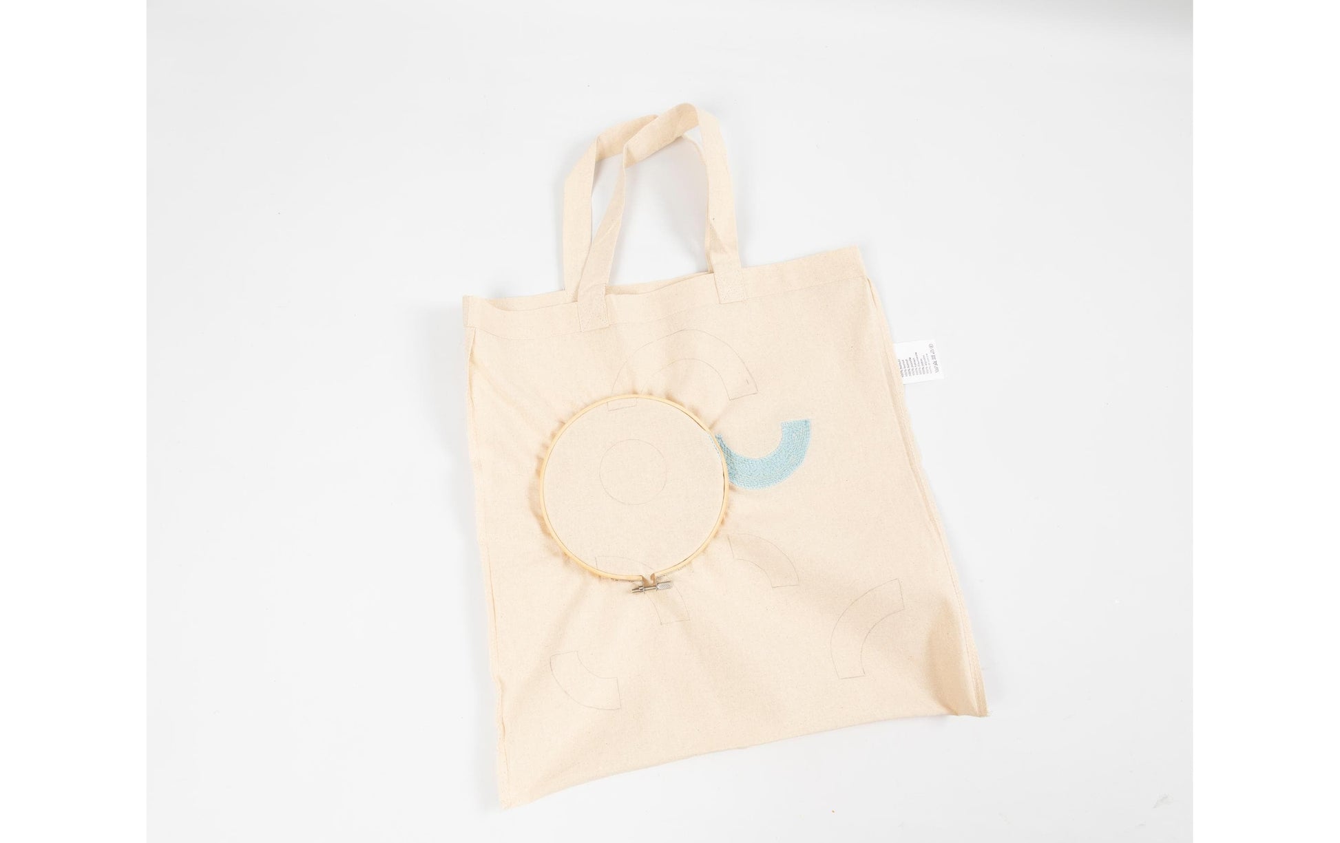 Creativ Company Bastelset Punch Needle – 7-teilig, inkl. Pinsel, Stoff, Nähnadel, Garn – ab 10 Jahren