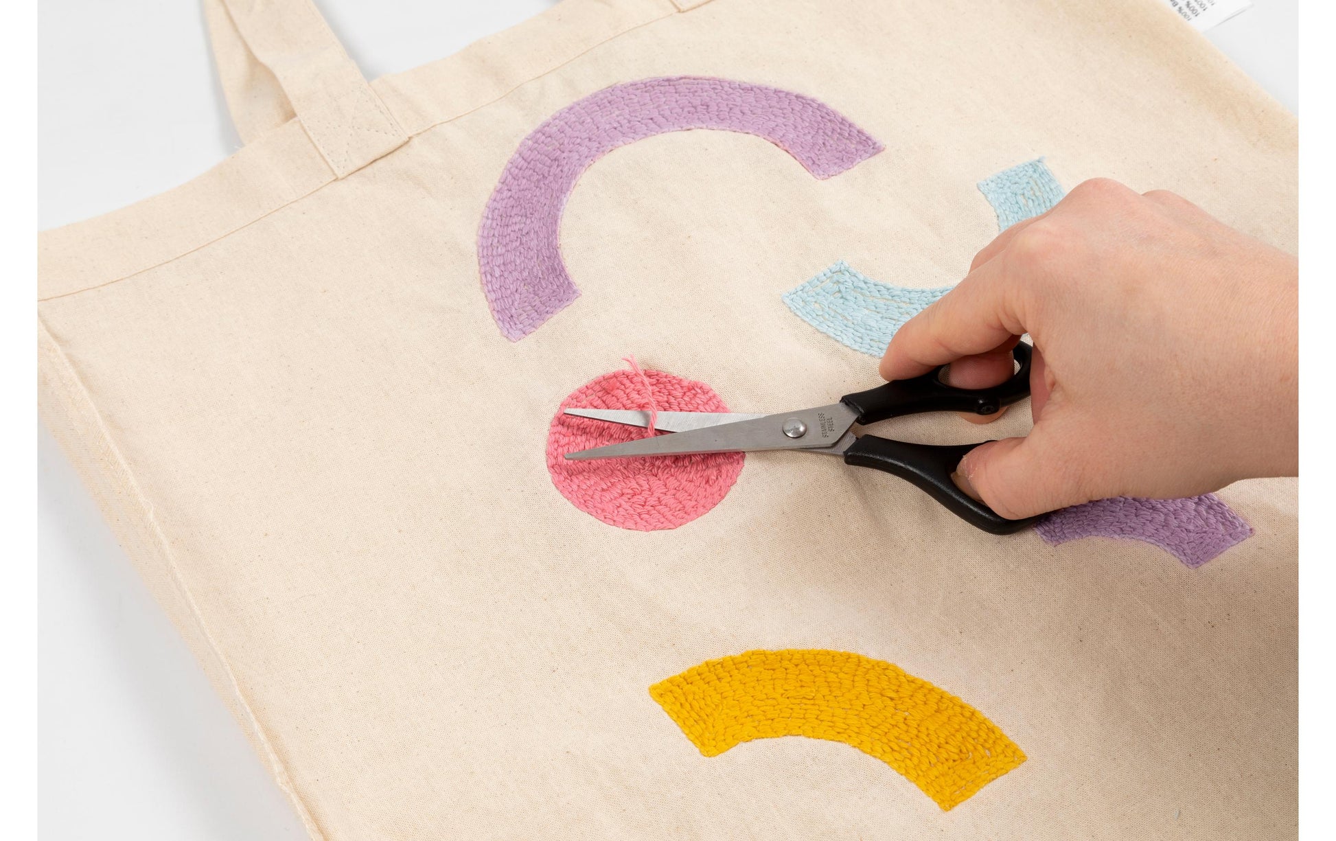 Creativ Company Bastelset Punch Needle – 7-teilig, inkl. Pinsel, Stoff, Nähnadel, Garn – ab 10 Jahren
