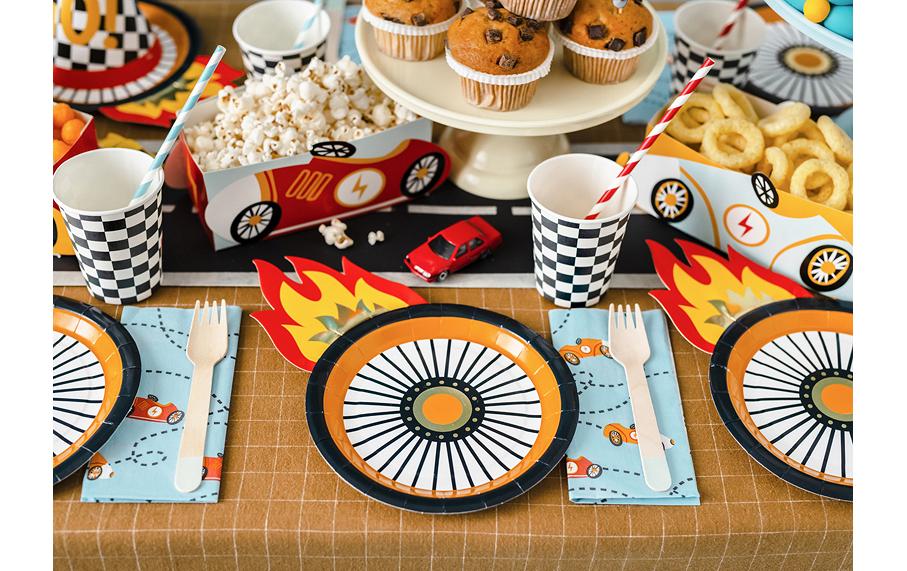 PartyDeco Papierteller – 26,5 × 18 cm, Rennauto-Motiv – 6 Stk.