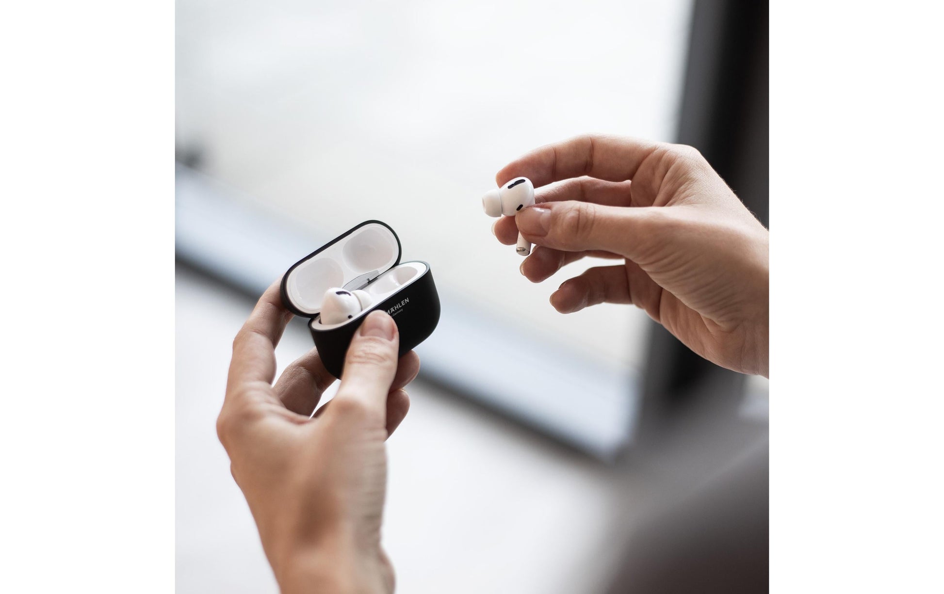 Vonmählen Thin Case – Schutzhülle – für Apple AirPods (2. Gen.) – kabelloses Laden, fallbeständig – Navy