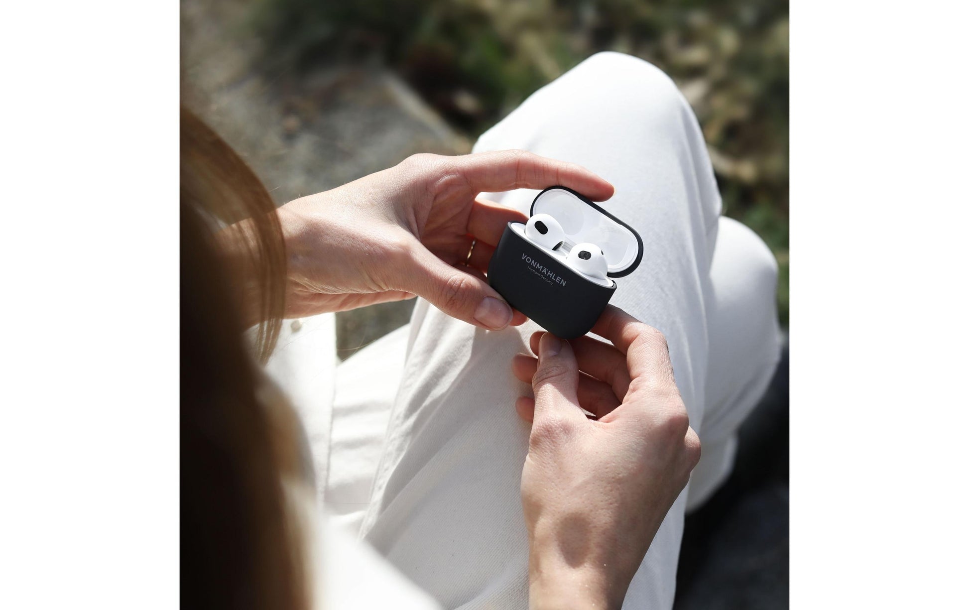 Vonmählen Thin Case APC00003 – Schutzhülle – für Apple AirPods (3. Generation) – fallbeständig – hellgrau