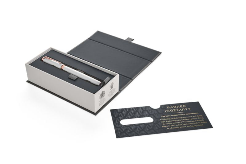 Parker Ingenuity Slim Perlweisser Hochglanzlack – Federspitze M – Schwarz
