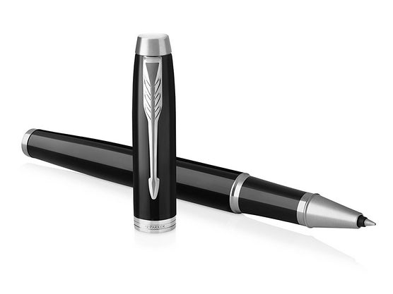 Parker IM Black Lacquer – Tintenroller, mit Kappe, 0,5 mm, Schwarz, 1er Geschenkbox