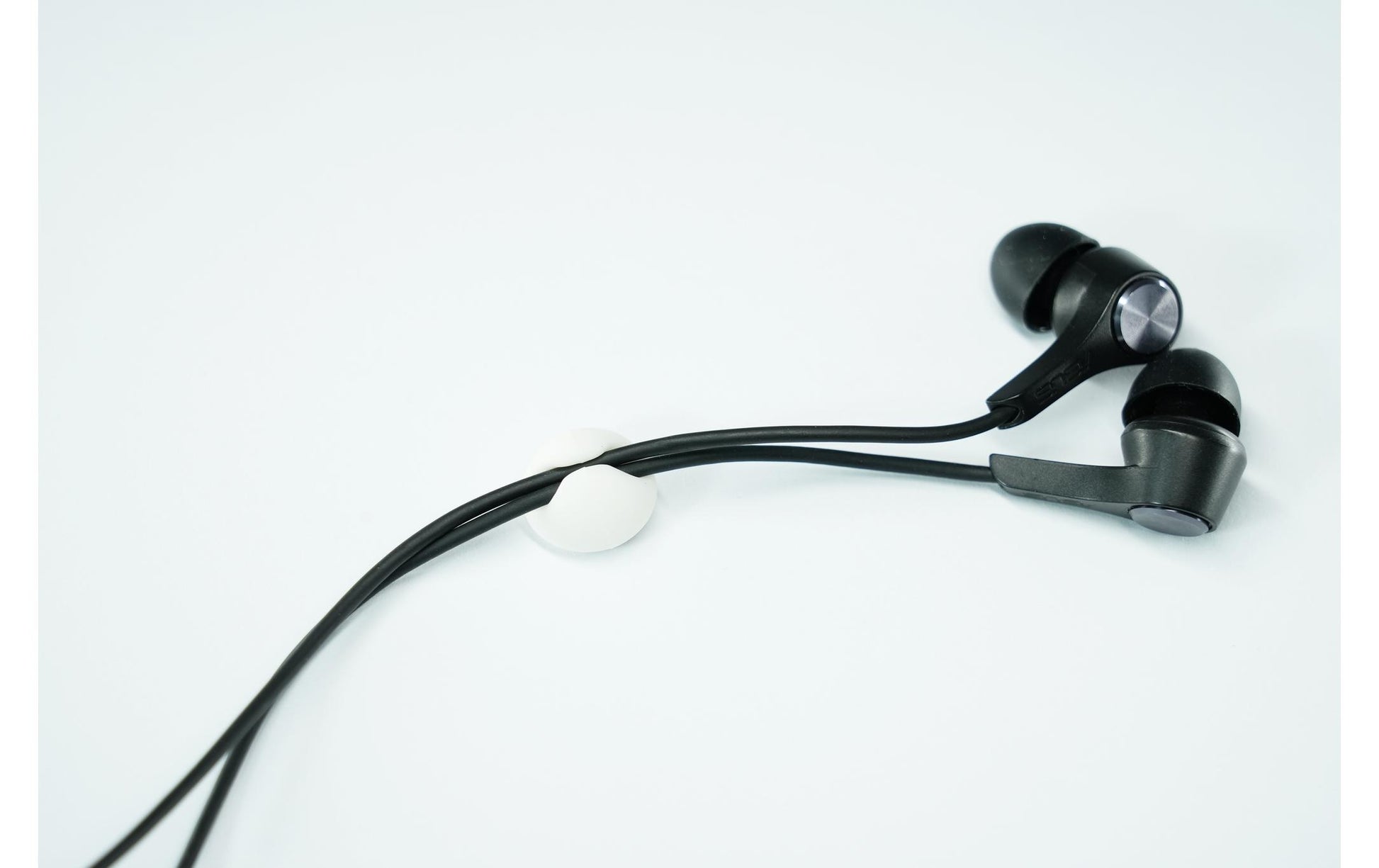 M. Schönenberger Kabelhalter, Ø 15 mm × 10 mm, Befestigungslöcher, 10er-Pack – Weiss