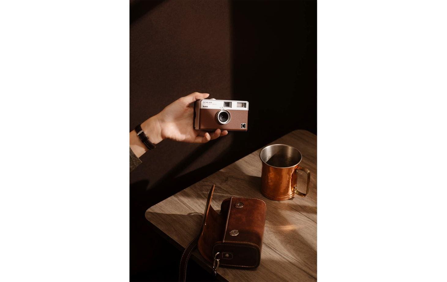 Kodak Film Kamera H35 – Kompaktkamera, 135er Film, Blitz integriert, 22 mm, 100 g, Sandbraun