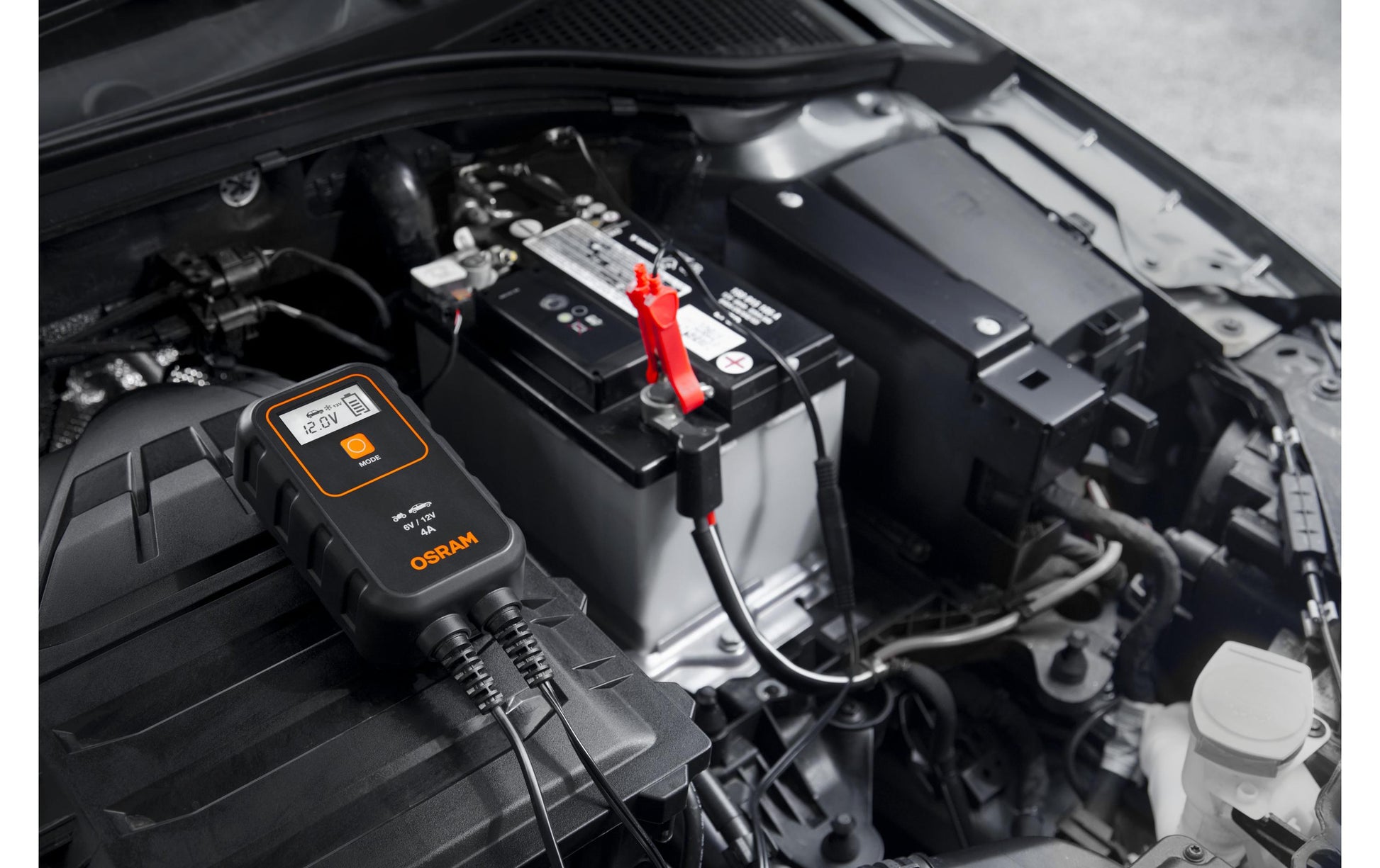 Osram BATTERYcharge 904 Ladegerät – 4 A, für 12 V/90 Ah AGM-Akkus, Motorrad, Erhaltungsladung