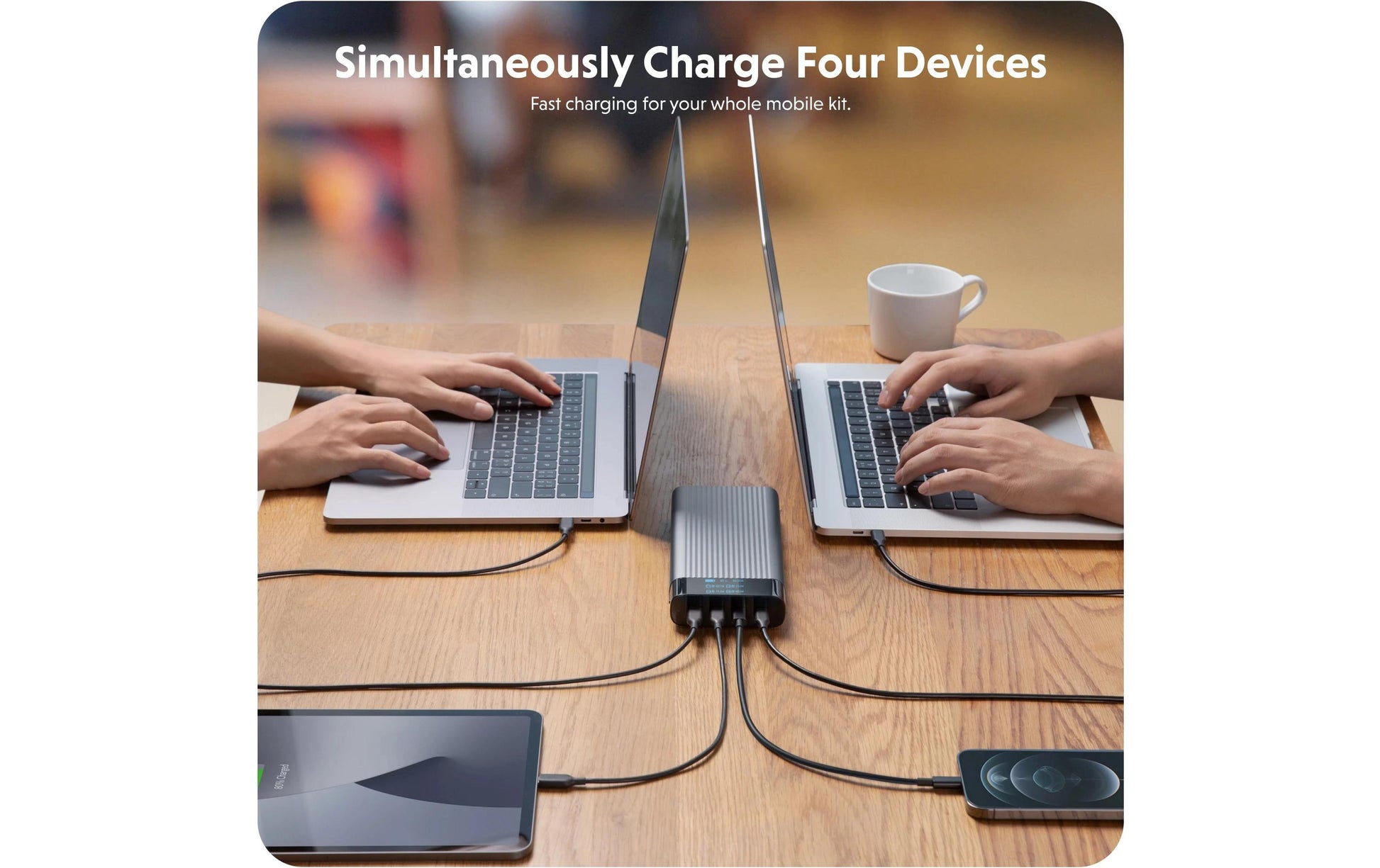 HYPER Powerbank 27000 mAh, PD 245 W, 4× USB-C, Durchgangsladung, für Smartphones, Schwarz