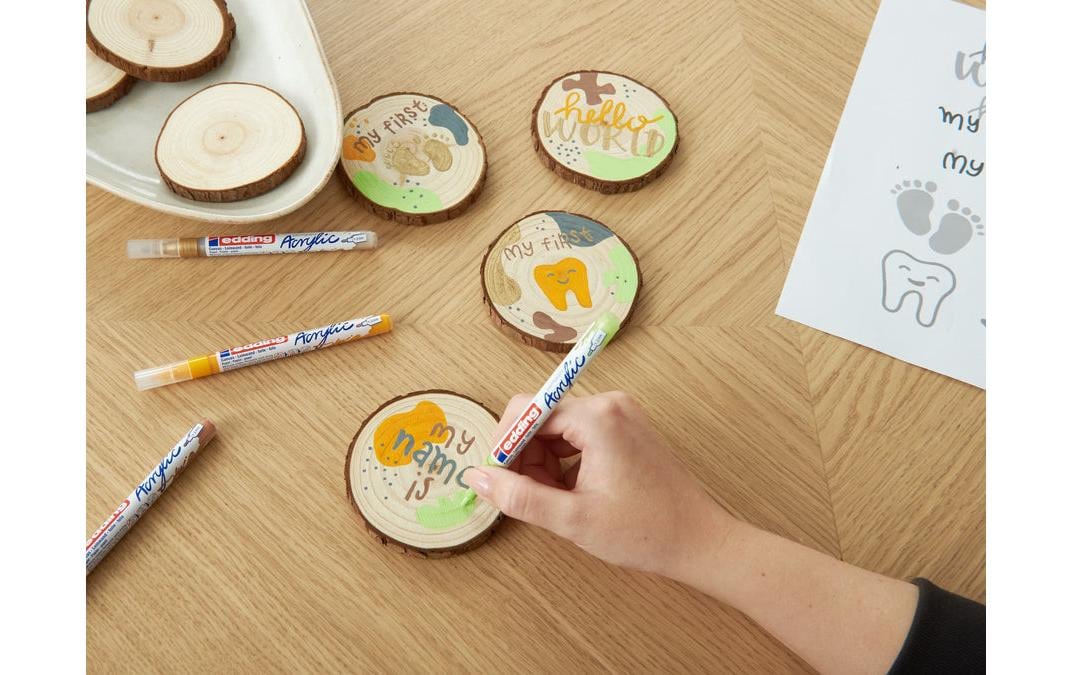 Edding Acrylmarker – sortiert (pastellgrün, sonnengelb, haselnuss, reichgold, anthrazit), 5er Set
