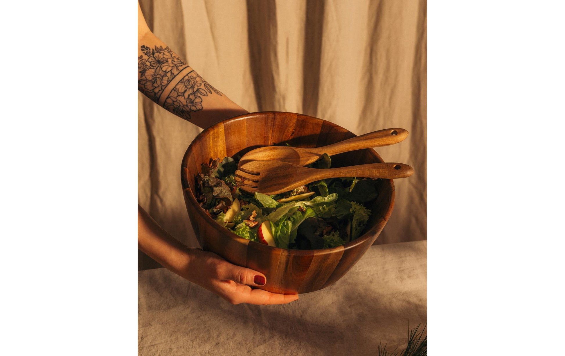 Esmée Salatschüssel – Ø 30 cm, H 11,3 cm, Akazie