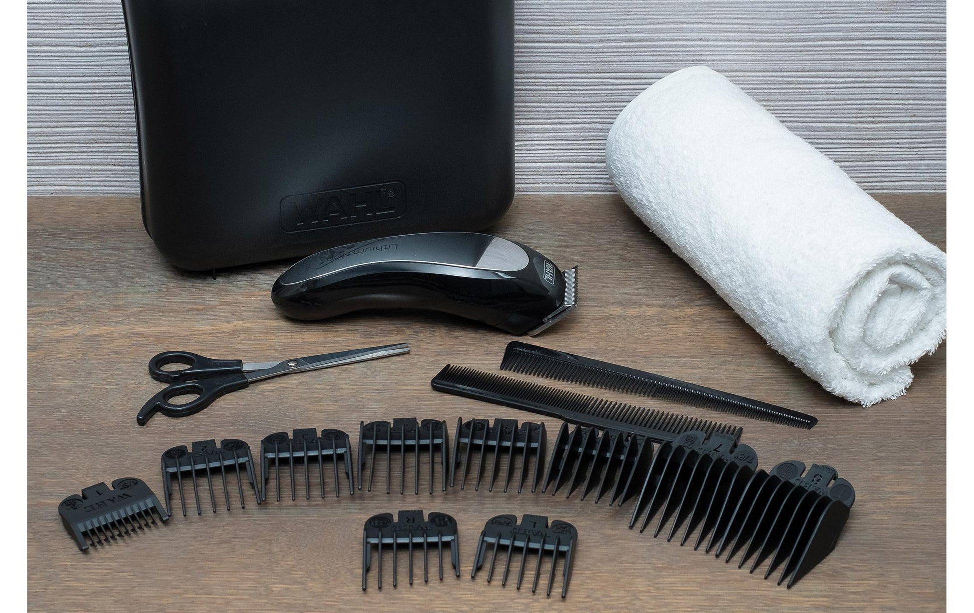 Wahl Haarschneider – Li‑Ion, 90 min Akku, 1–25 mm, 8 Kämme, schwarz/silber