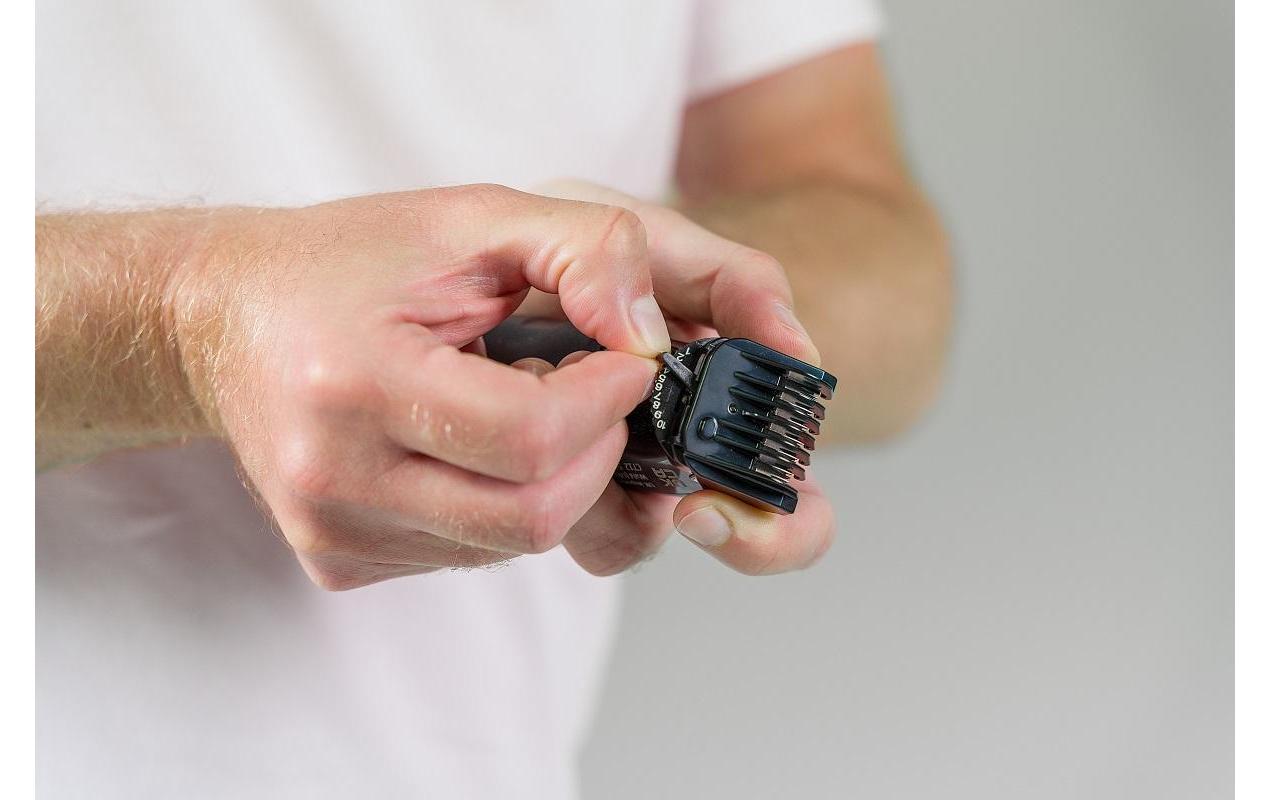 Wahl Barttrimmer – Schnittlänge 0,5–9 mm, Schnittbreite 3 cm, 240 min Akku – Silber