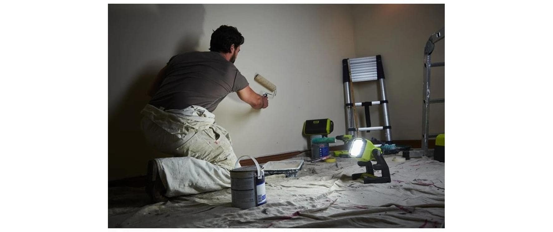 Ryobi Arbeitsstrahler RLFD18-0 – 1'800 lm – Akkubetrieb – für Ryobi ONE+ 18 V – Grün, Kunststoff