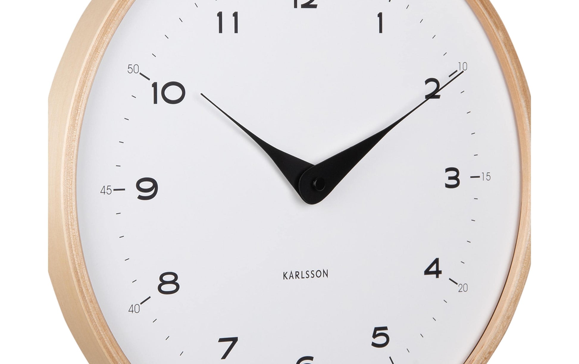 Karlsson Osado Dome Wanduhr – Analog, Lautlos, Ø 30 cm, Weiss, Holz