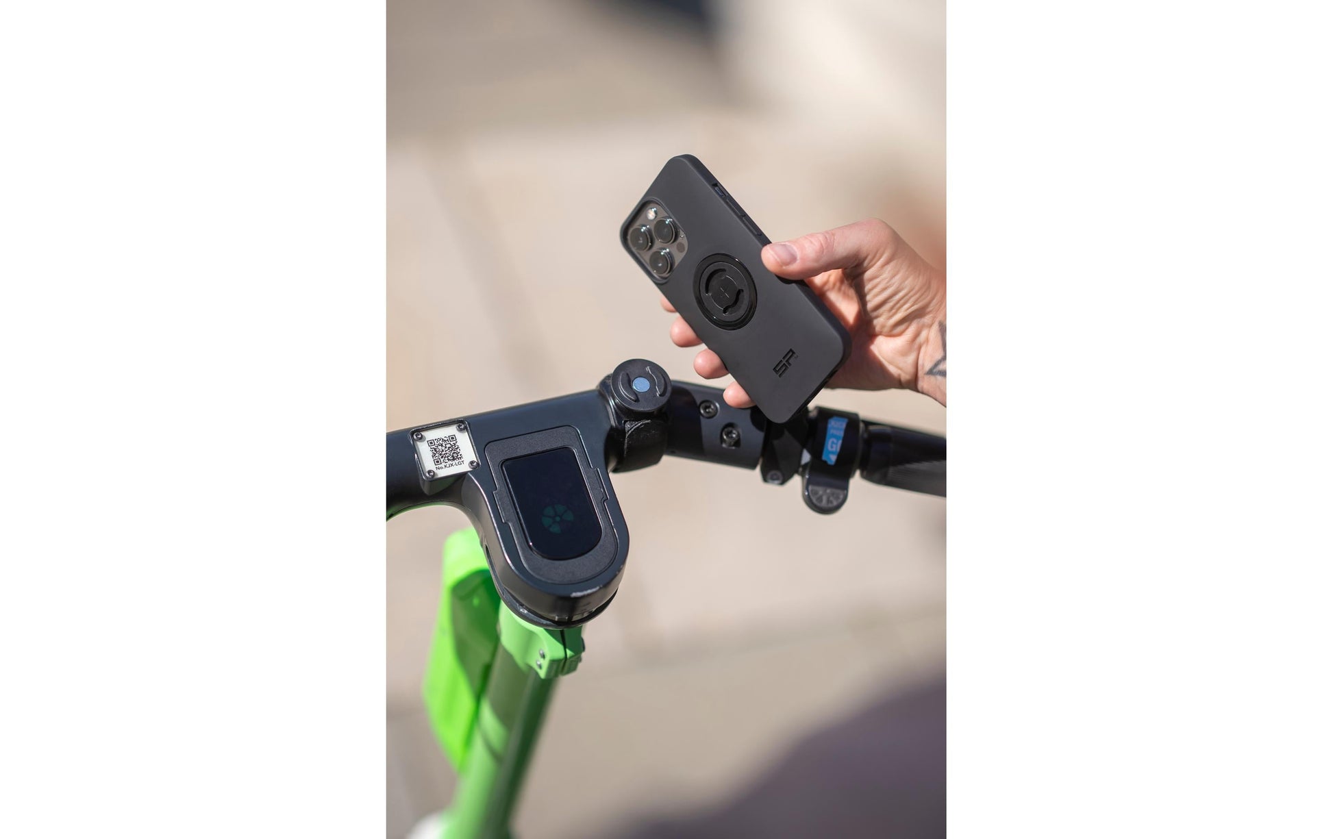 SP Connect Universalhalterung SPC+ – Fahrrad-/Motorradhalterung – Klettbefestigung, für Handyhülle – Schwarz
