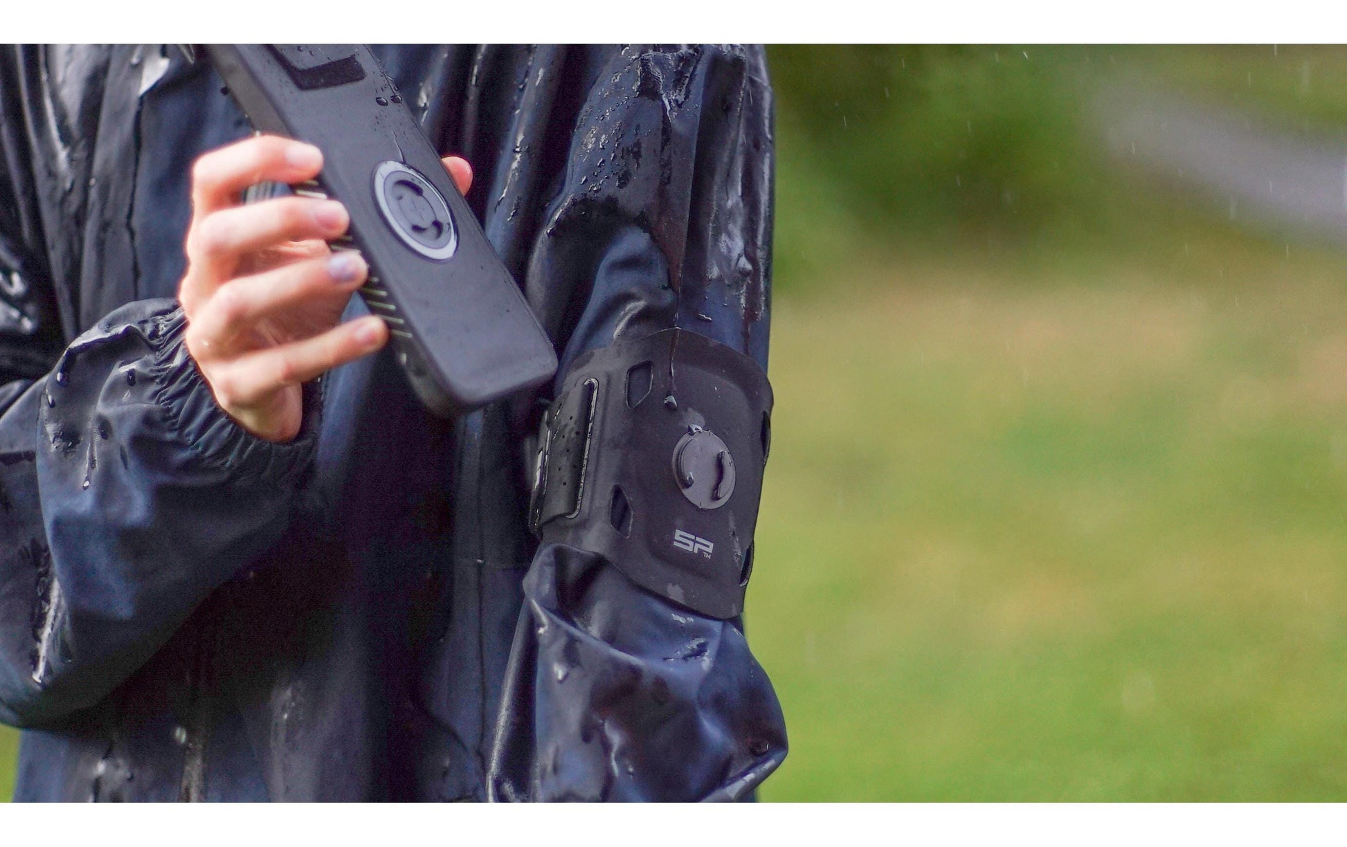 SP Connect Pouch/Umhängetasche – für Smartphones bis 165 × 80 mm, EVA, Schwarz, mit Fahrradhalterung