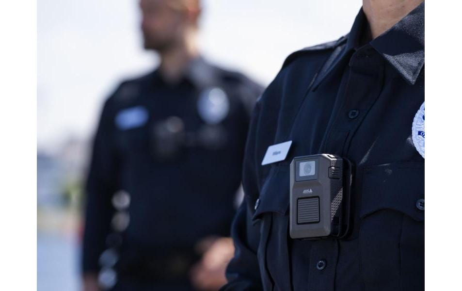 Axis W102 Bodycam – Akku 12,5 h, Schwarz
