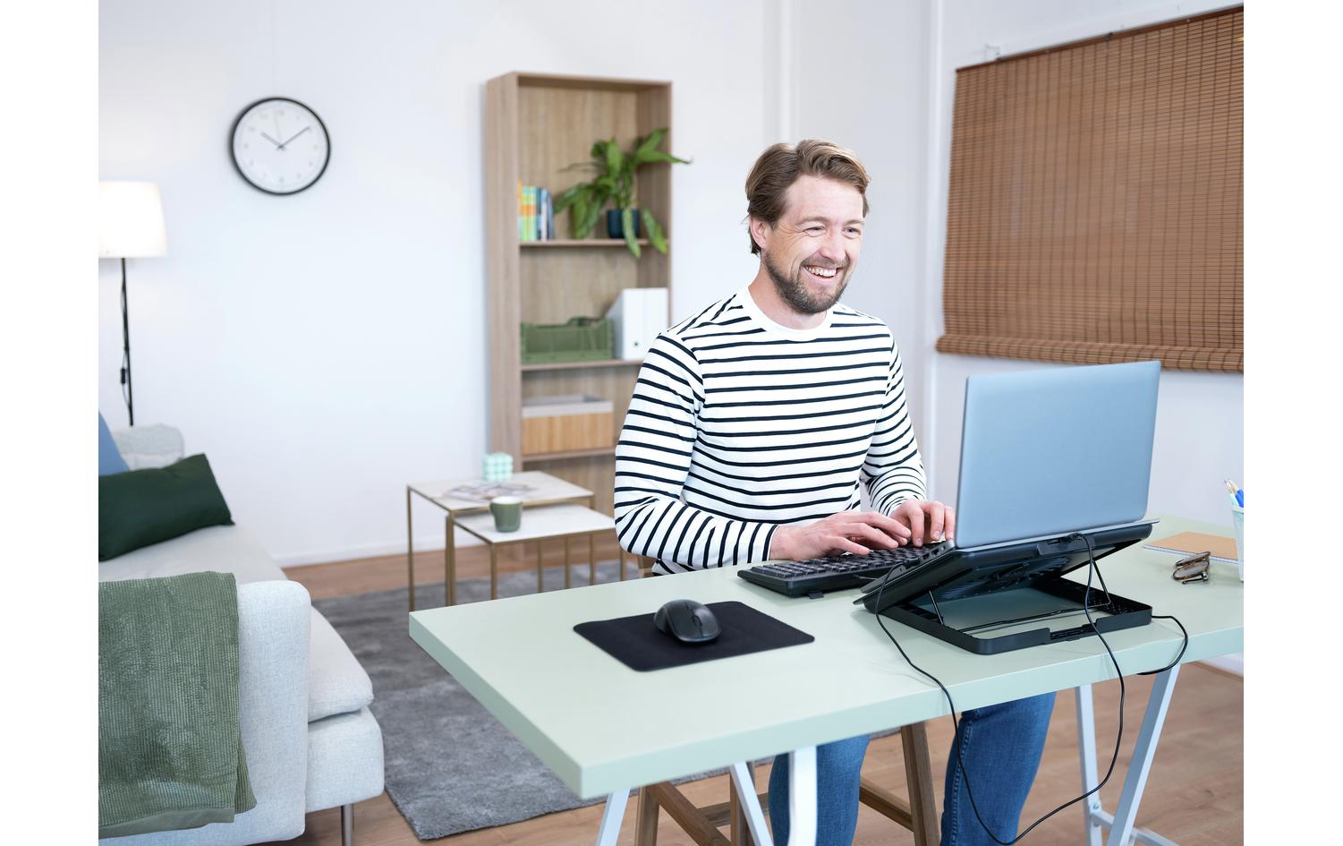 Trust Laptop-Ständer – für Notebooks bis 16" – höhenverstellbar, 1 Lüfter (180 mm, 35 dB) – Grau