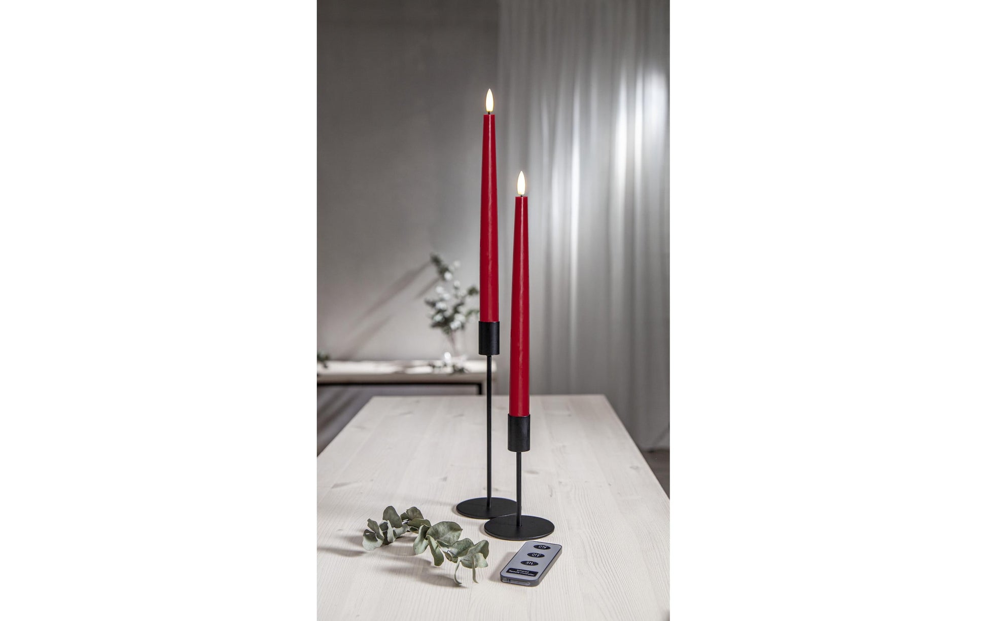 Star Trading LED Dinnerkerze – 28,5 cm – Timer 6 Std. an/18 Std. aus – 2-teilig, rot