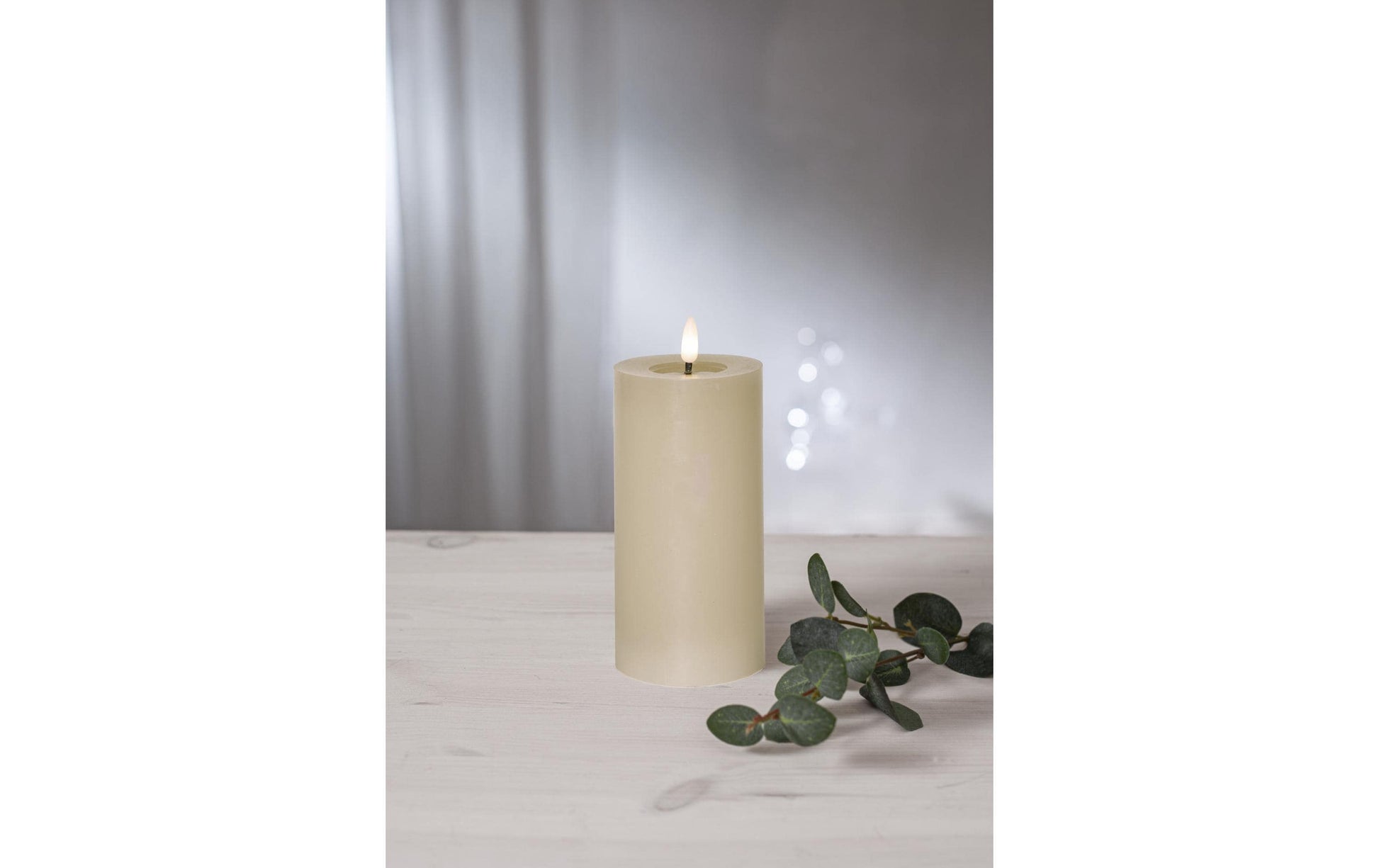 Star Trading LED-Kerze – Ø 7,5 × 17,5 cm – Timer 6/18 h, beige