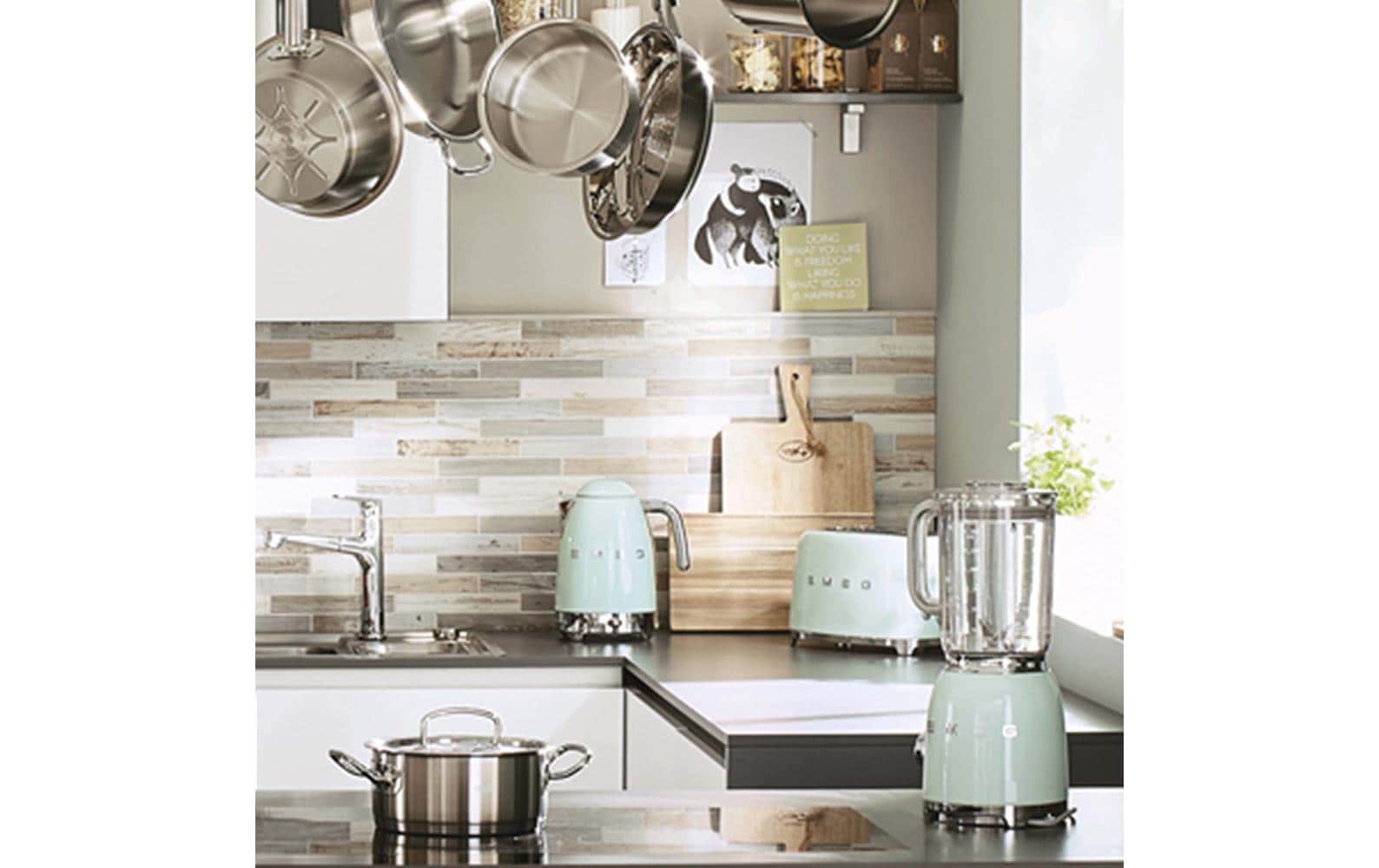 SMEG KLF04PGEU – Wasserkocher 1,7 l, 2400 W, Edelstahl, Hellgrün