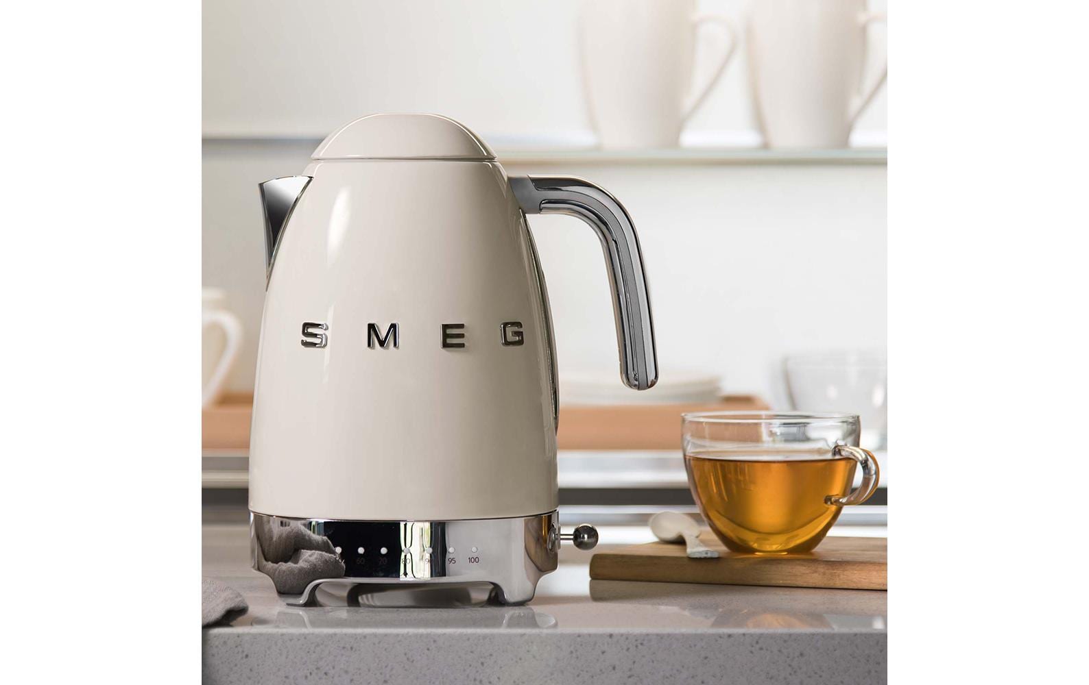 Smeg KLF04CREU – Wasserkocher 1,7 l, Temperaturregler, 2400 W, Kunststoff, Crème