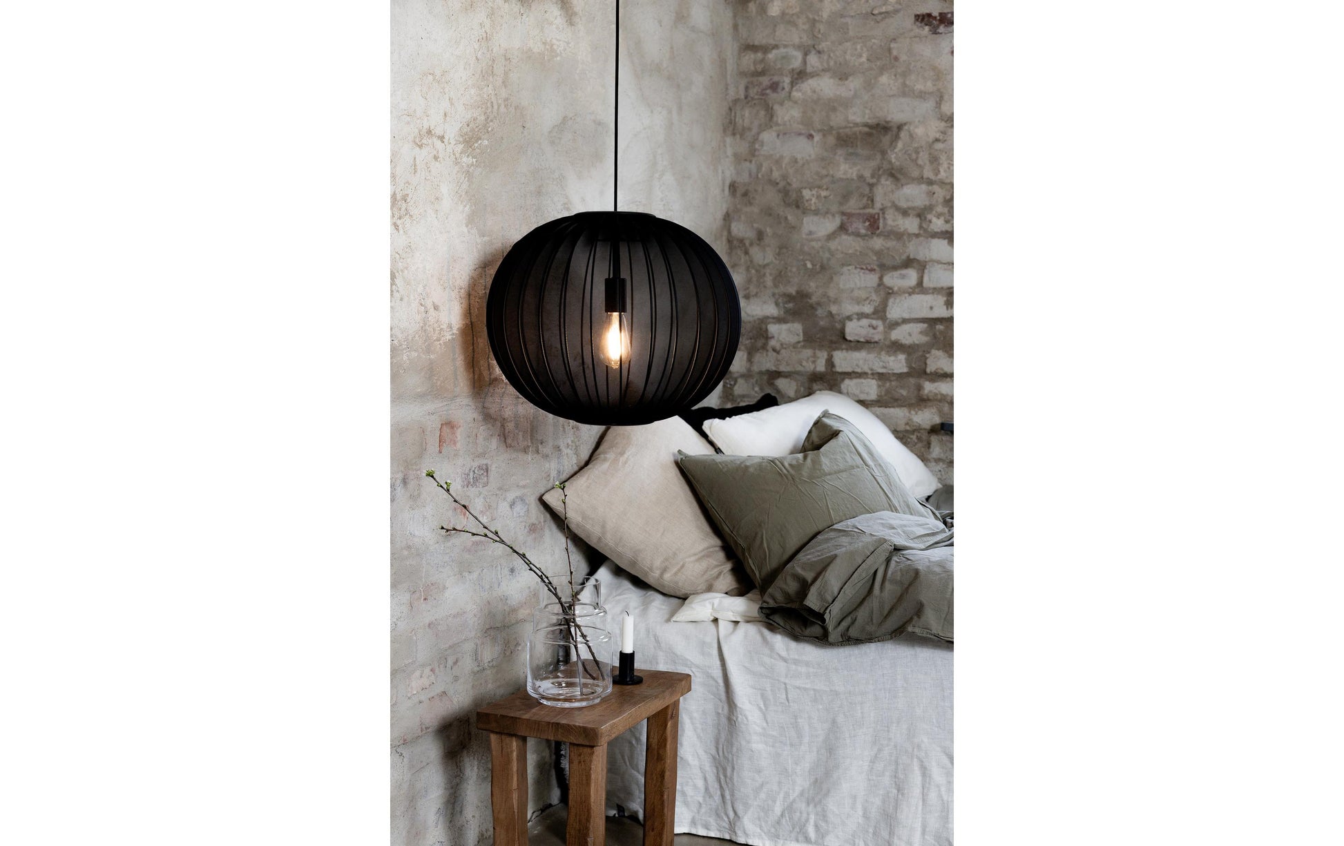 Markslöjd Pendelleuchte Florence – Ø 50 × 40 cm, 40 W, Neutralweiss, nicht dimmbar, schwarz, Kabellänge 1,9 m