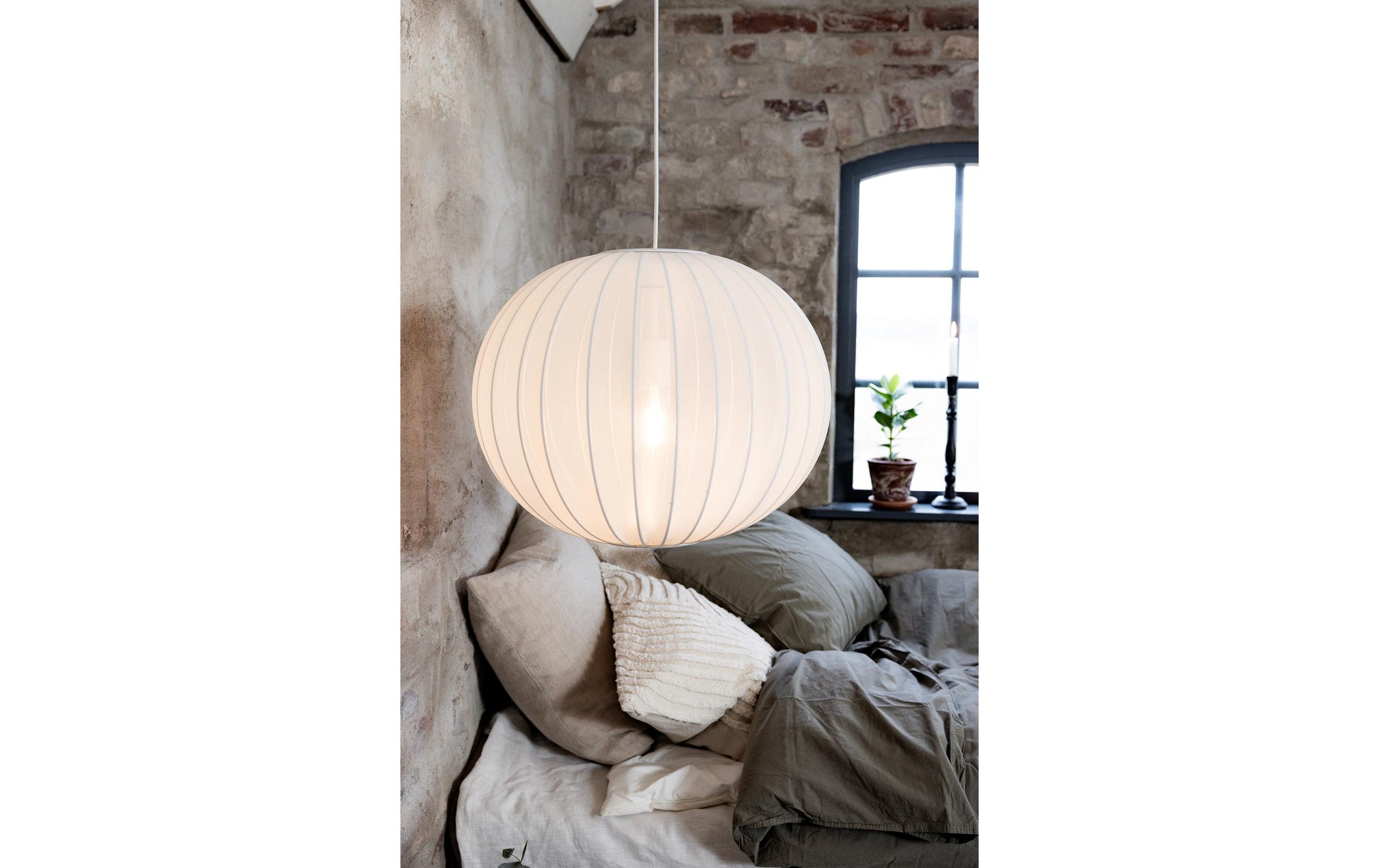 Markslöjd Pendelleuchte Florence – Ø 50 × 40 cm, 40 W, Neutralweiss, Weiss