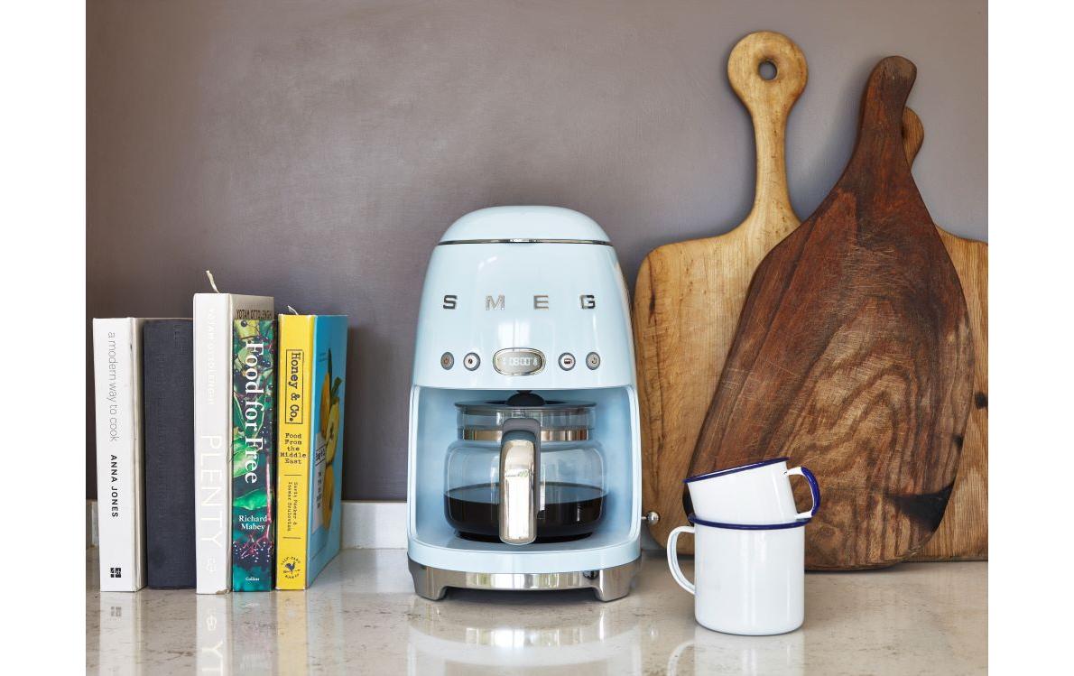 Smeg DCF02PBEU Filterkaffeemaschine – 10 Tassen, 1,25 l, Hellblau