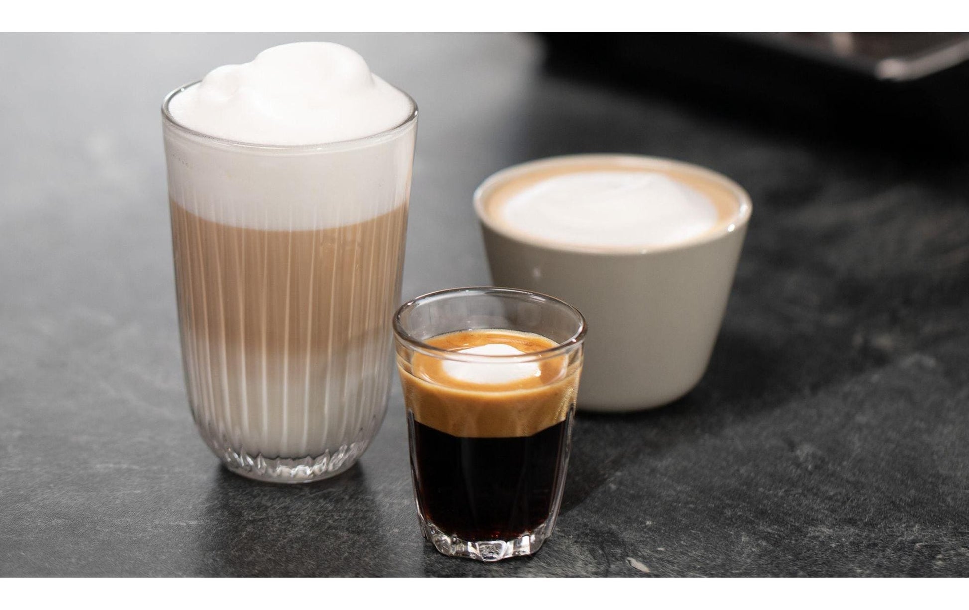 Siemens EQ700 TP715D01 Kaffeevollautomat – 19 bar, 2,4 l, 320 g, Keramik-Mahlwerk, Braun