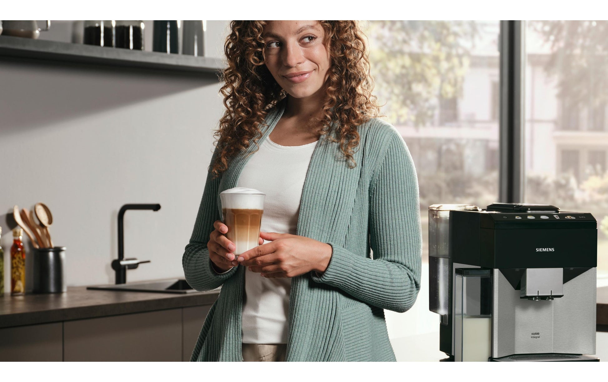 Siemens EQ500 TQ517D03 Kaffeevollautomat – 15 bar, 1,9 l, 270 g, Keramik-Mahlwerk, Schwarz