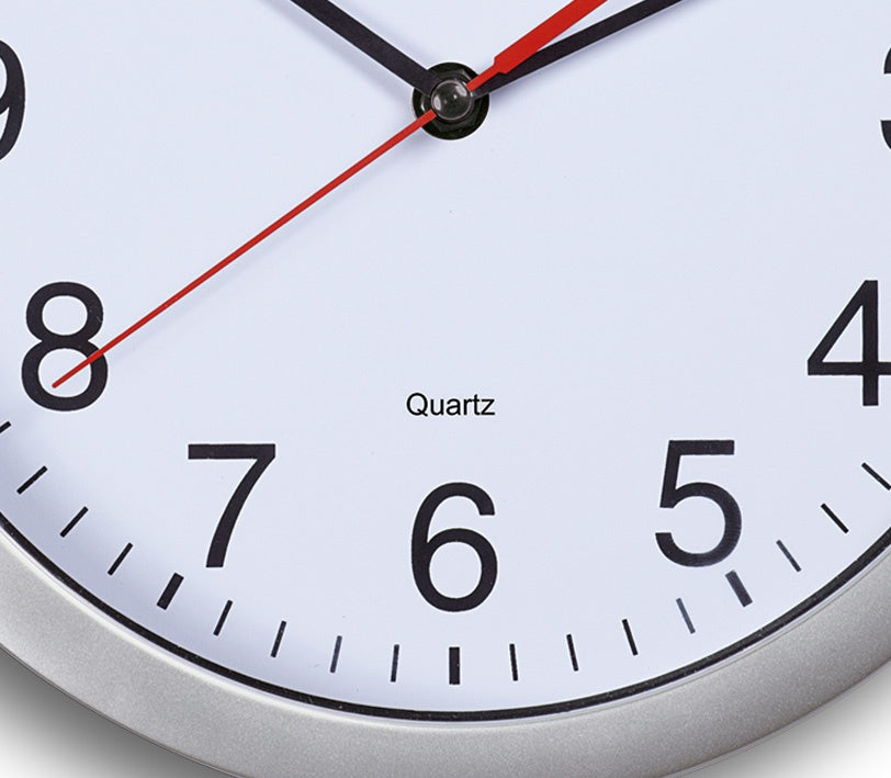 MAUL Wanduhr run – Ø 25,2 cm, silber, Kunststoff