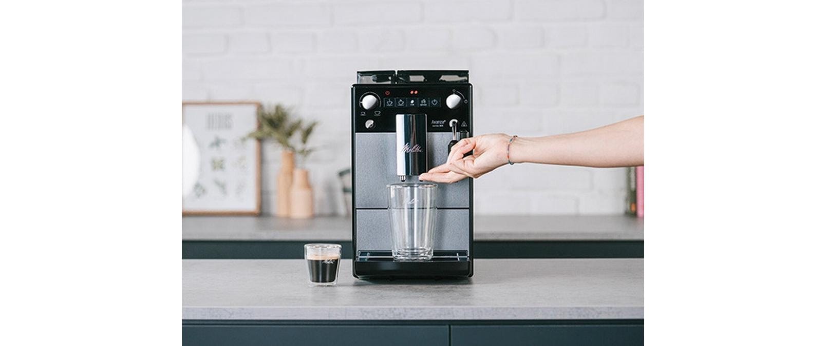 Melitta Avanza Kaffeevollautomat – 15 bar, 1,5 l, 250 g, 10 Tassen, Edelstahl