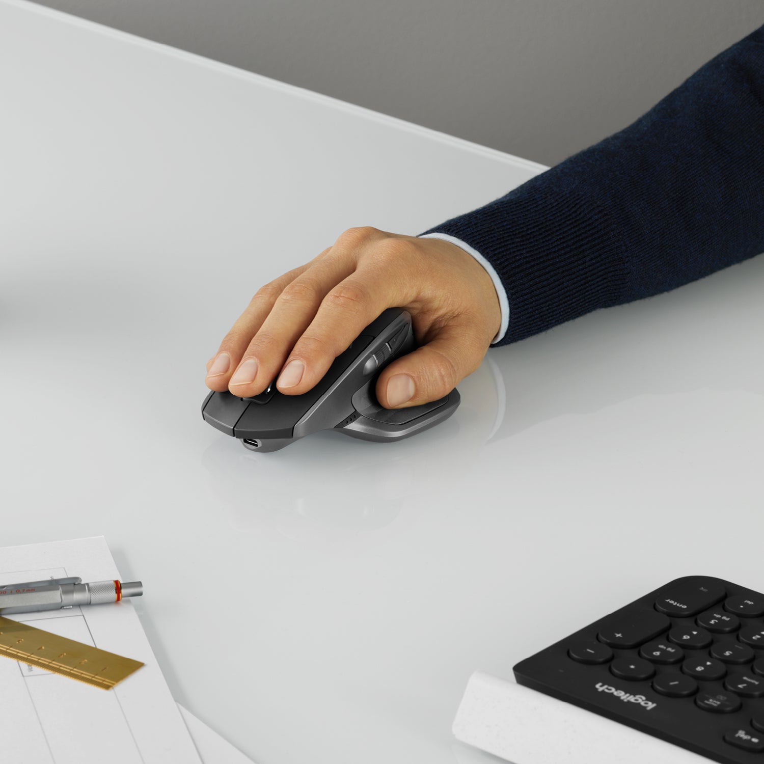 Logitech MX Master 2S Ergonomische Maus – kabellos, 1'000 dpi, 7 Tasten, für Rechtshänder, Graphit