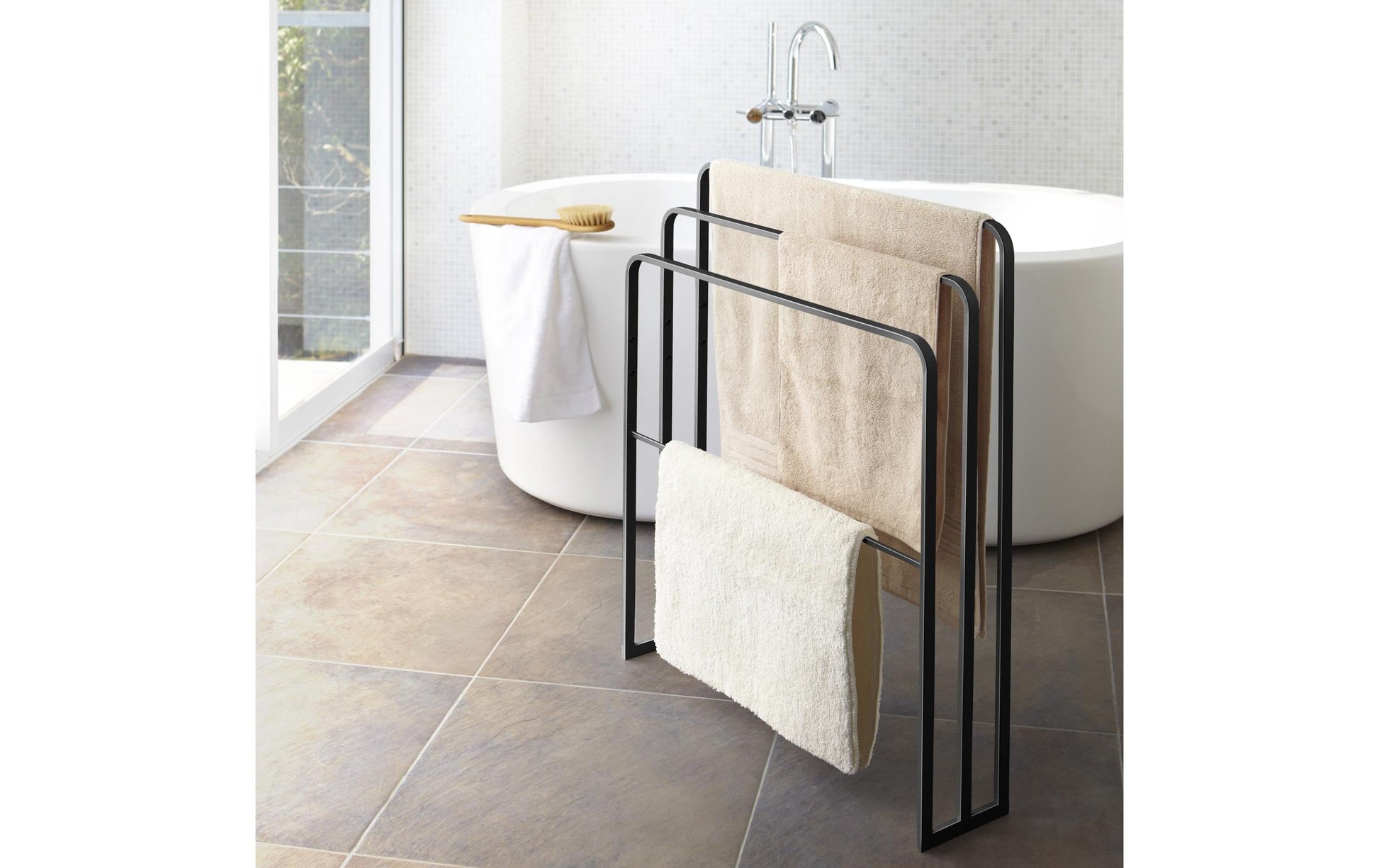 Yamazaki Handtuchständer TOWER – 14×70×81 cm, Stahl, Schwarz