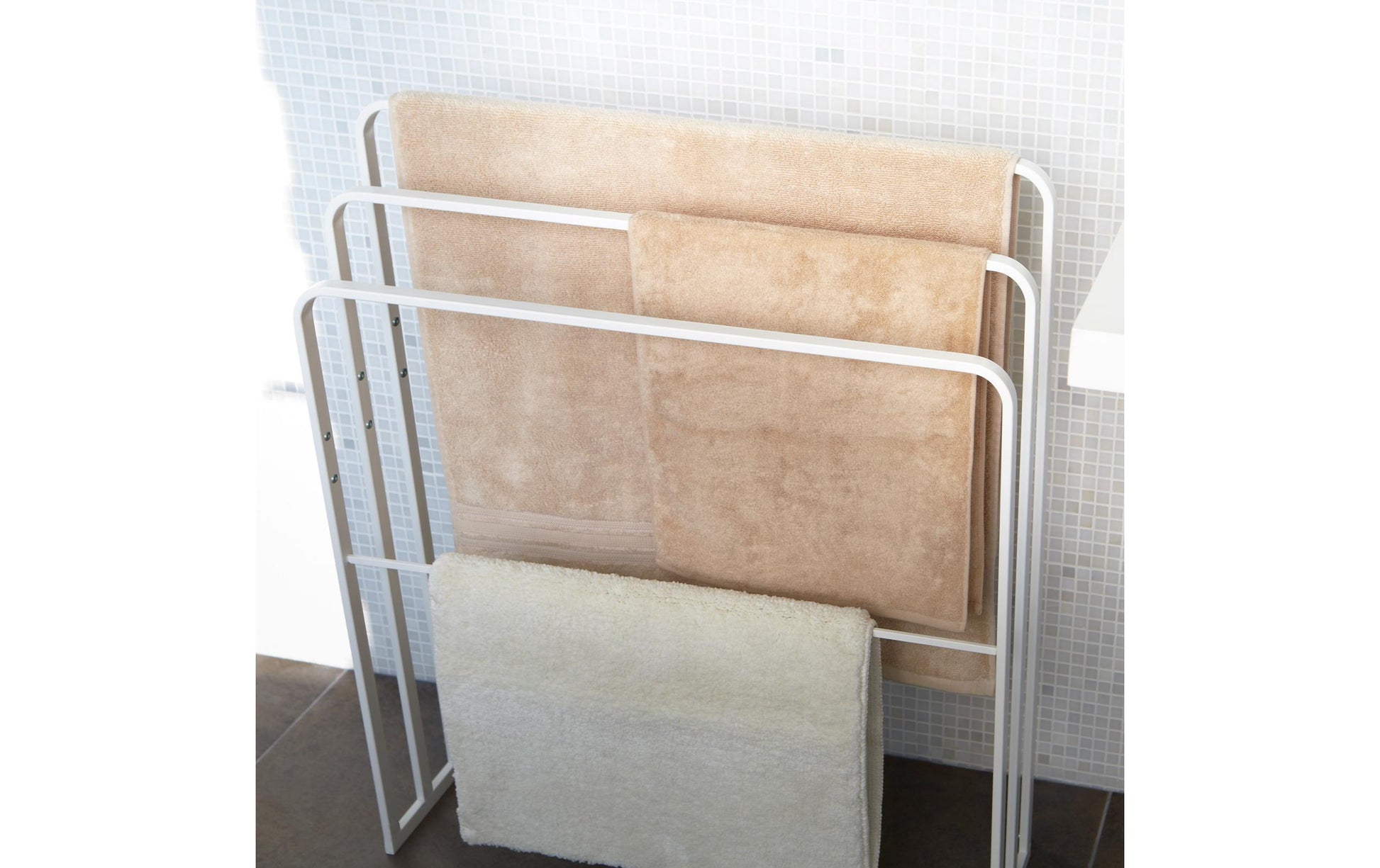 Yamazaki Handtuchständer TOWER – 14×70×81 cm, Stahl, Weiss