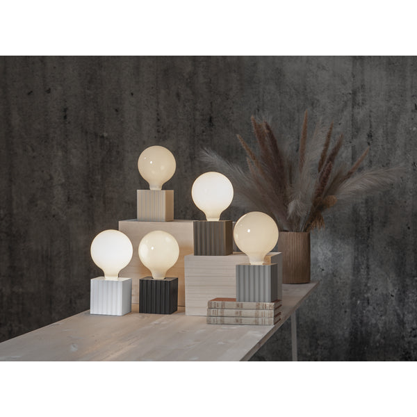 Star Trading LED-Leuchtmittel E27 Globe (G125) – Warmweiss 2700 K, 800 lm, 7,5 W – Transparent