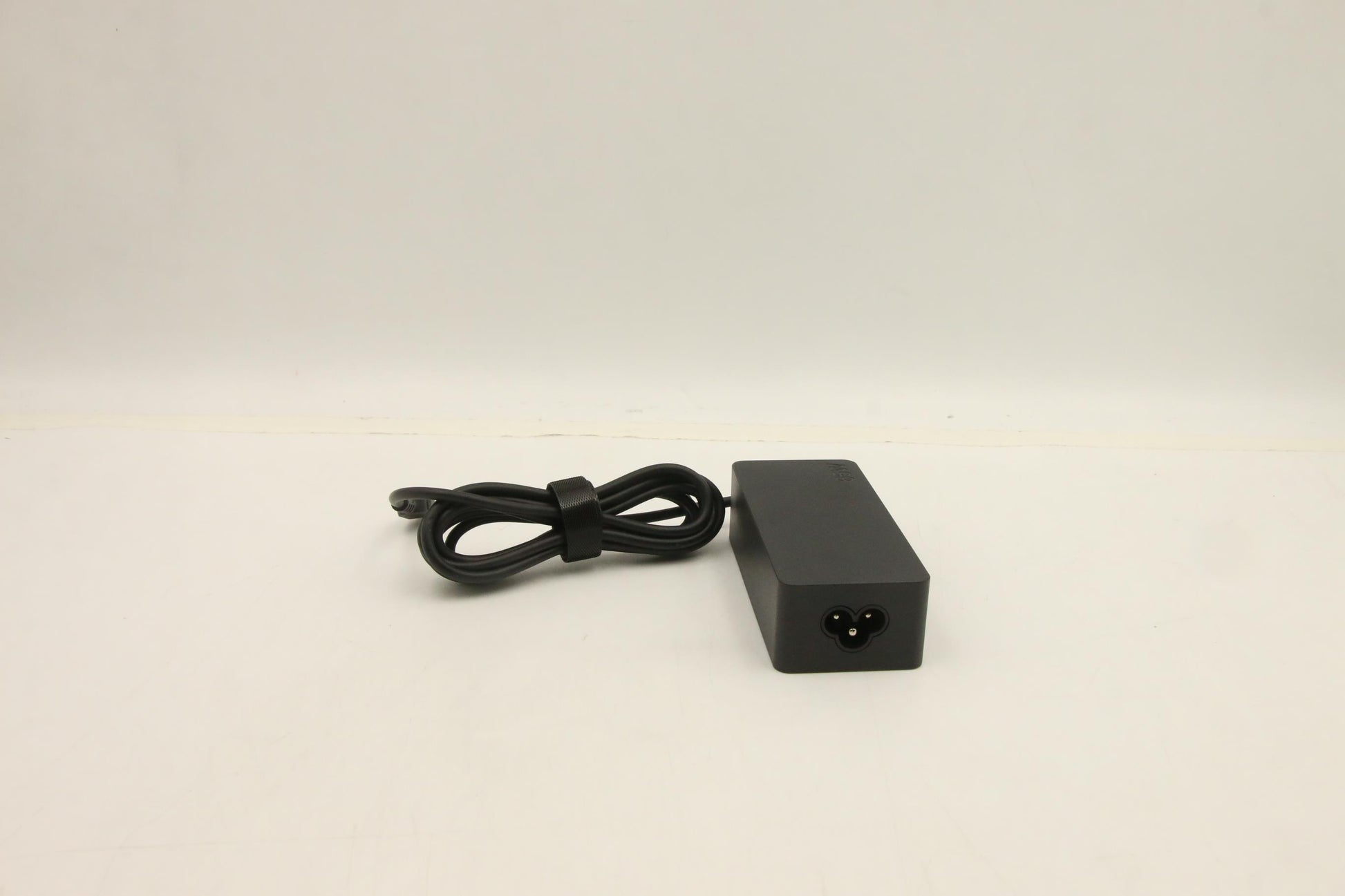 Lenovo 5A10W86302 Laptop-Netzteil 65 W – 5–20 V, 3,25 A – für Laptop – Schwarz