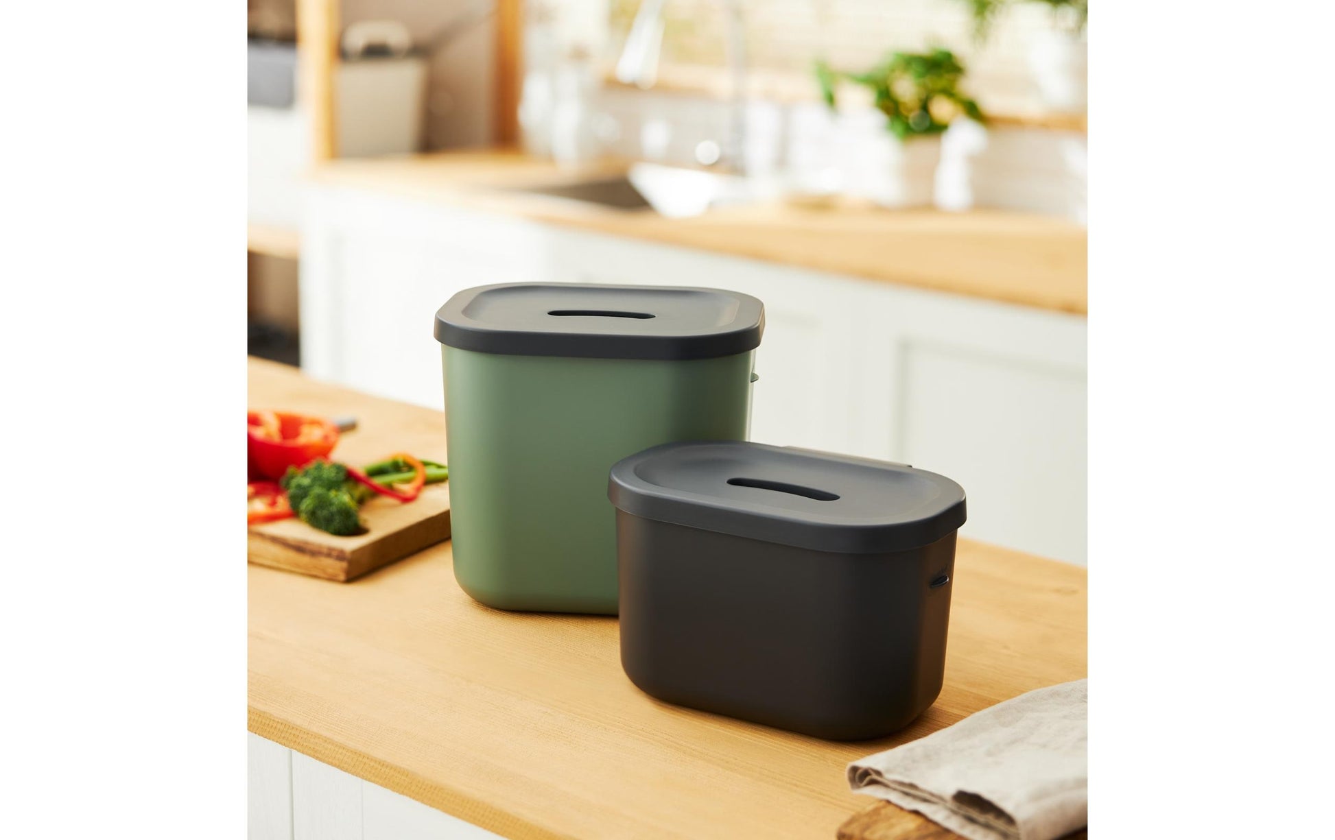 Rotho Systempapierkorb – 3×30 l + 6 l + 3,2 l – Kunststoff – 5-teilig, BPA-frei, aus recyceltem Material
