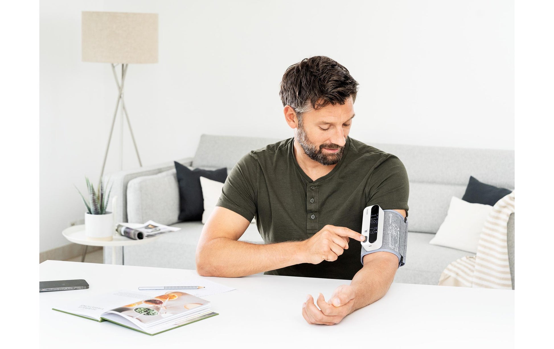 Beurer Blutdruck- / Pulsmessgerät BM59 – Oberarm, 22–42 cm – Arrhythmie-Erkennung, Bluetooth & App-kompatibel